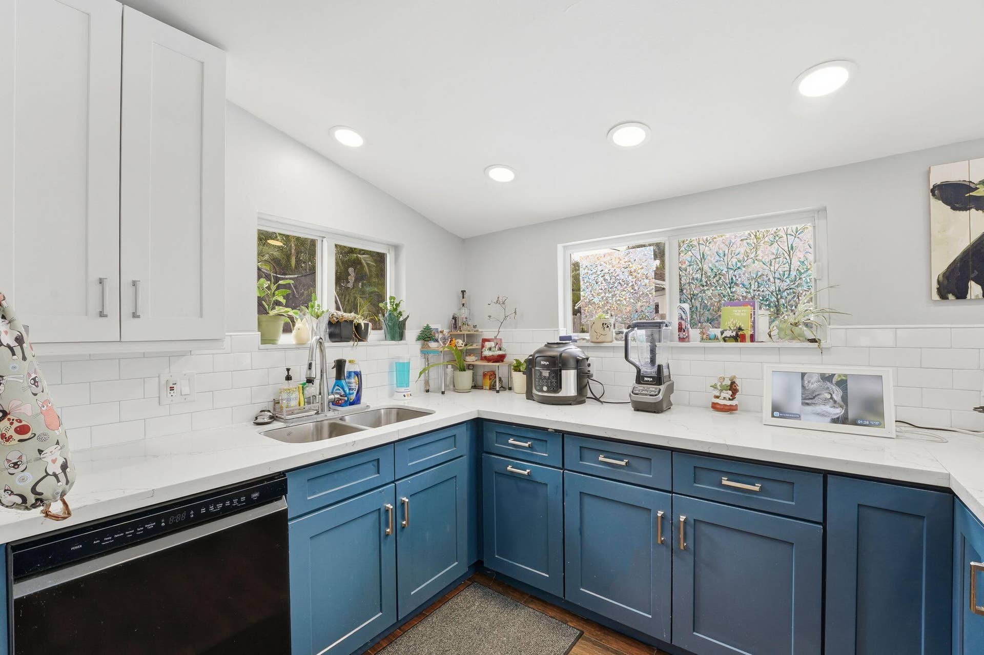 2725 NE 6th Avenue, Wilton Manors, FL 33334 Kitchen