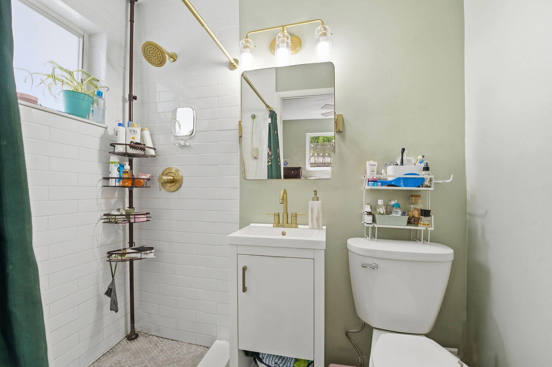 2725 NE 6th Avenue, Wilton Manors, FL 33334 Primary Bathroom