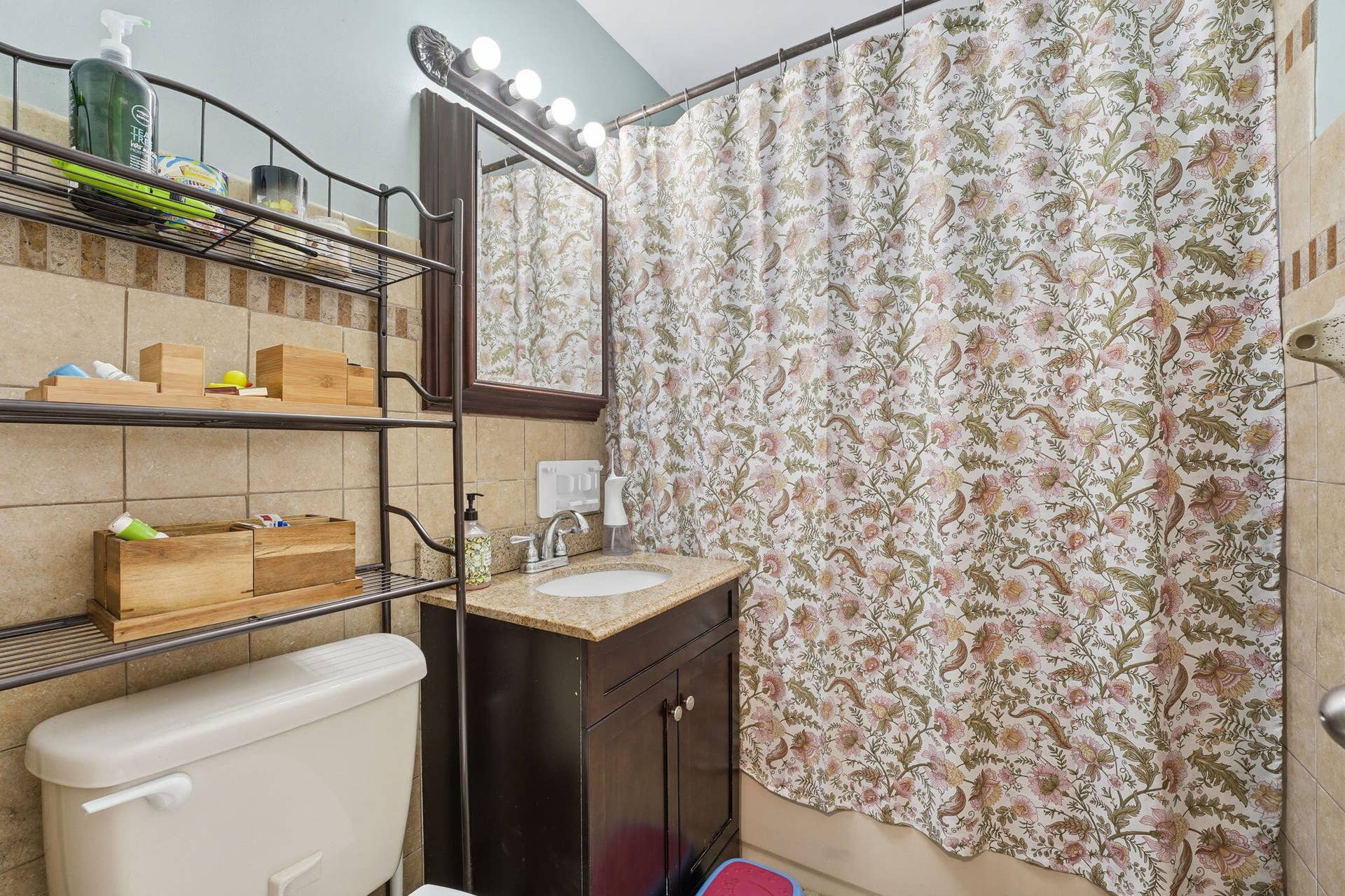 2725 NE 6th Avenue, Wilton Manors, FL 33334 Second Bathroom