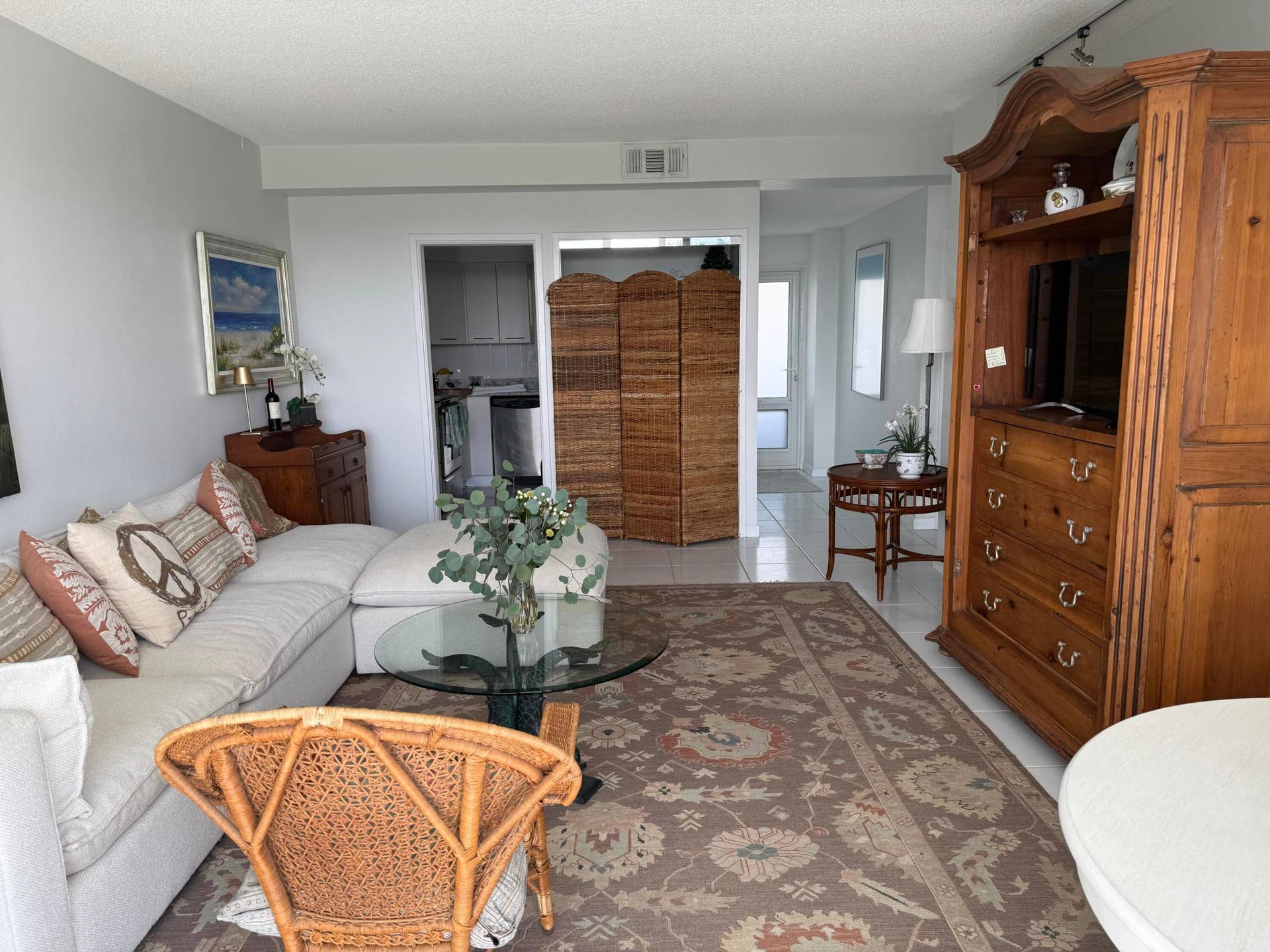 2840 N Ocean Boulevard, #507, Fort Lauderdale, FL 33308 Living Room facing entry