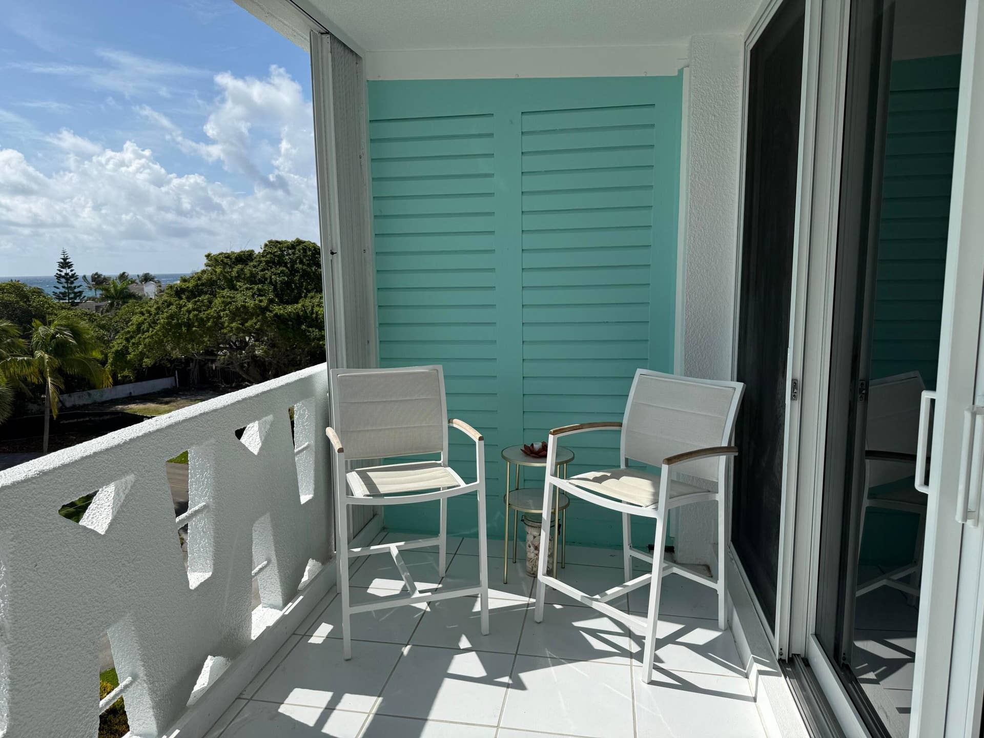 2840 N Ocean Boulevard, #507, Fort Lauderdale, FL 33308 Balc chairs