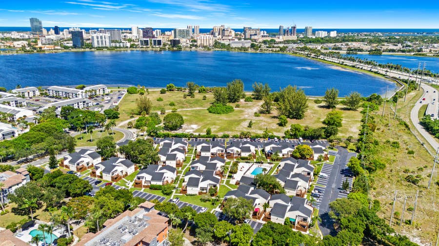 Property photo for 637 EXECUTIVE CENTER Drive, #N105, West Palm Beach, FL
