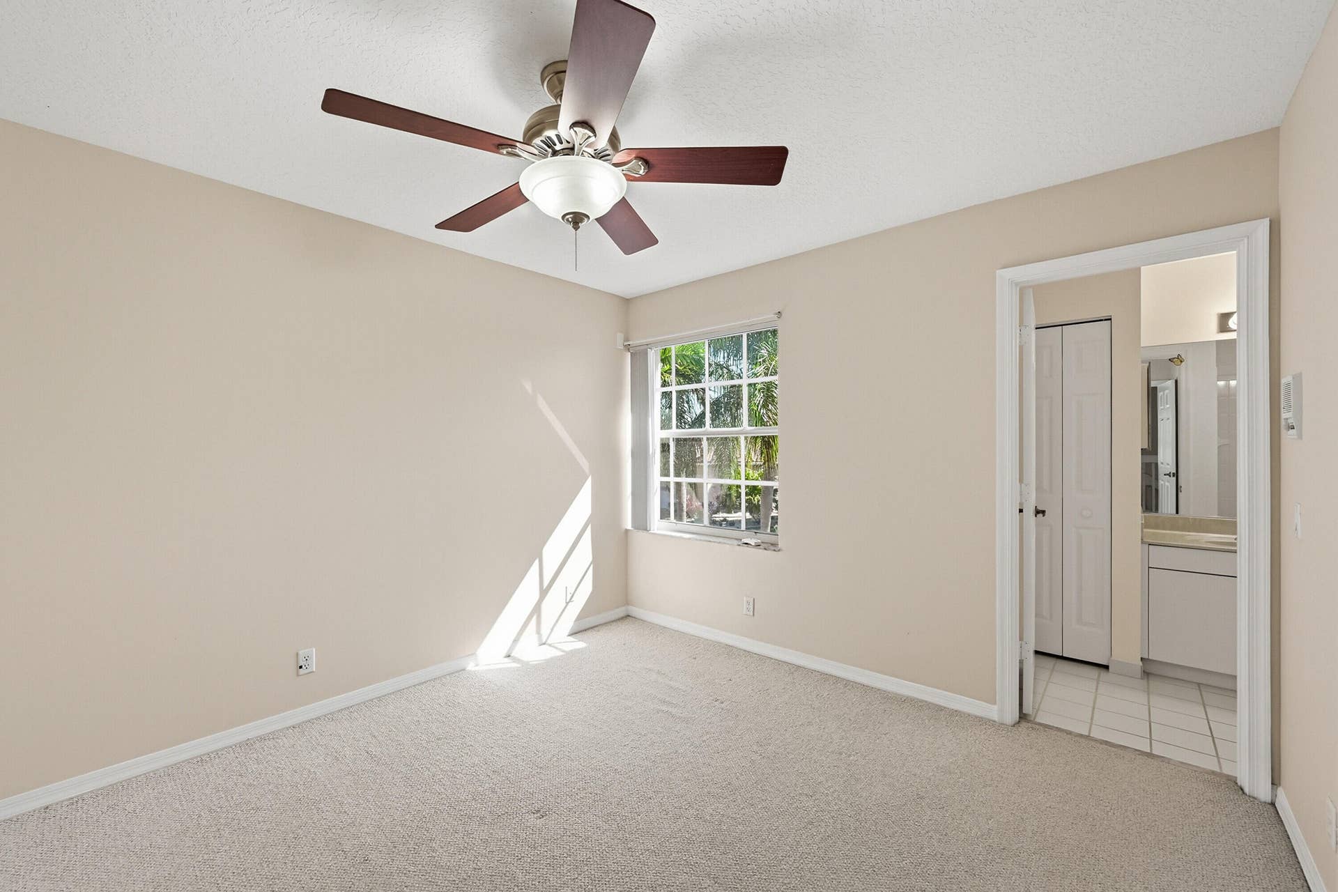 1589 NW 121st Drive, Coral Springs, FL 33071 Bedroom #4 Jack & Jill