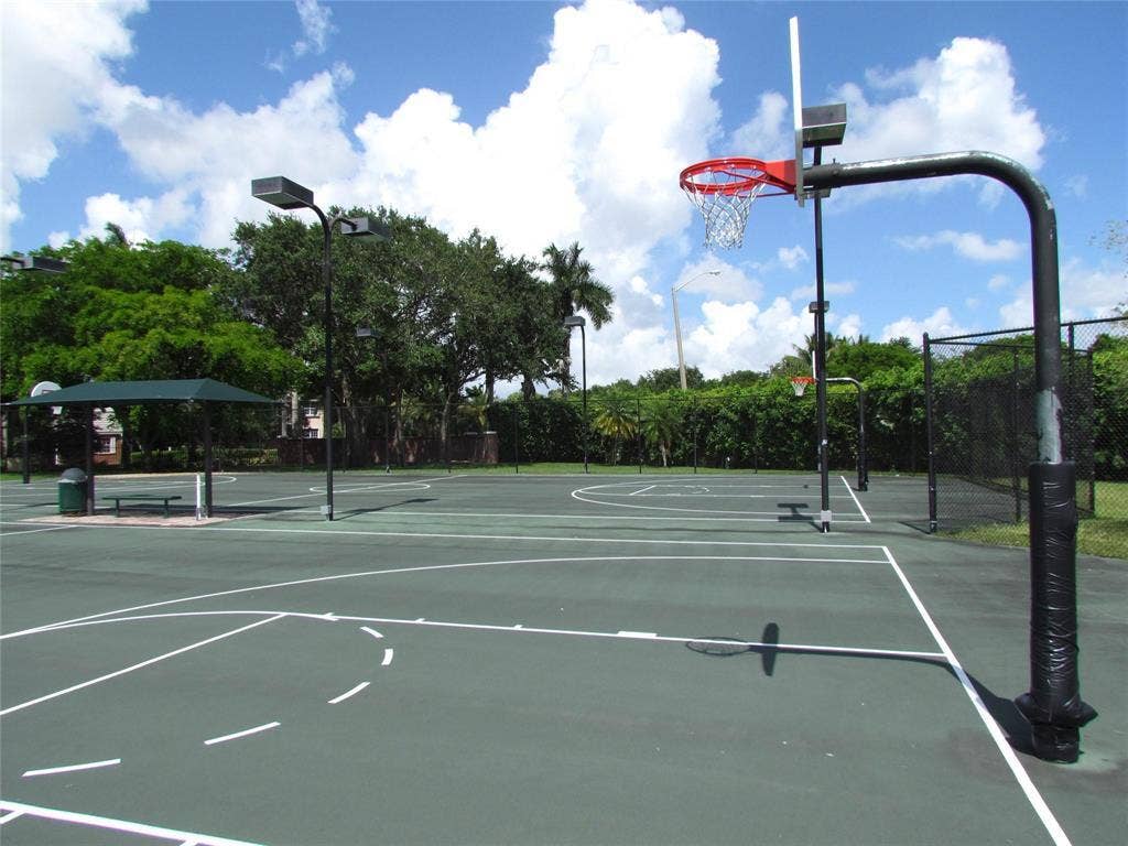 1589 NW 121st Drive, Coral Springs, FL 33071 BASKET BALL & PICKLE BALL