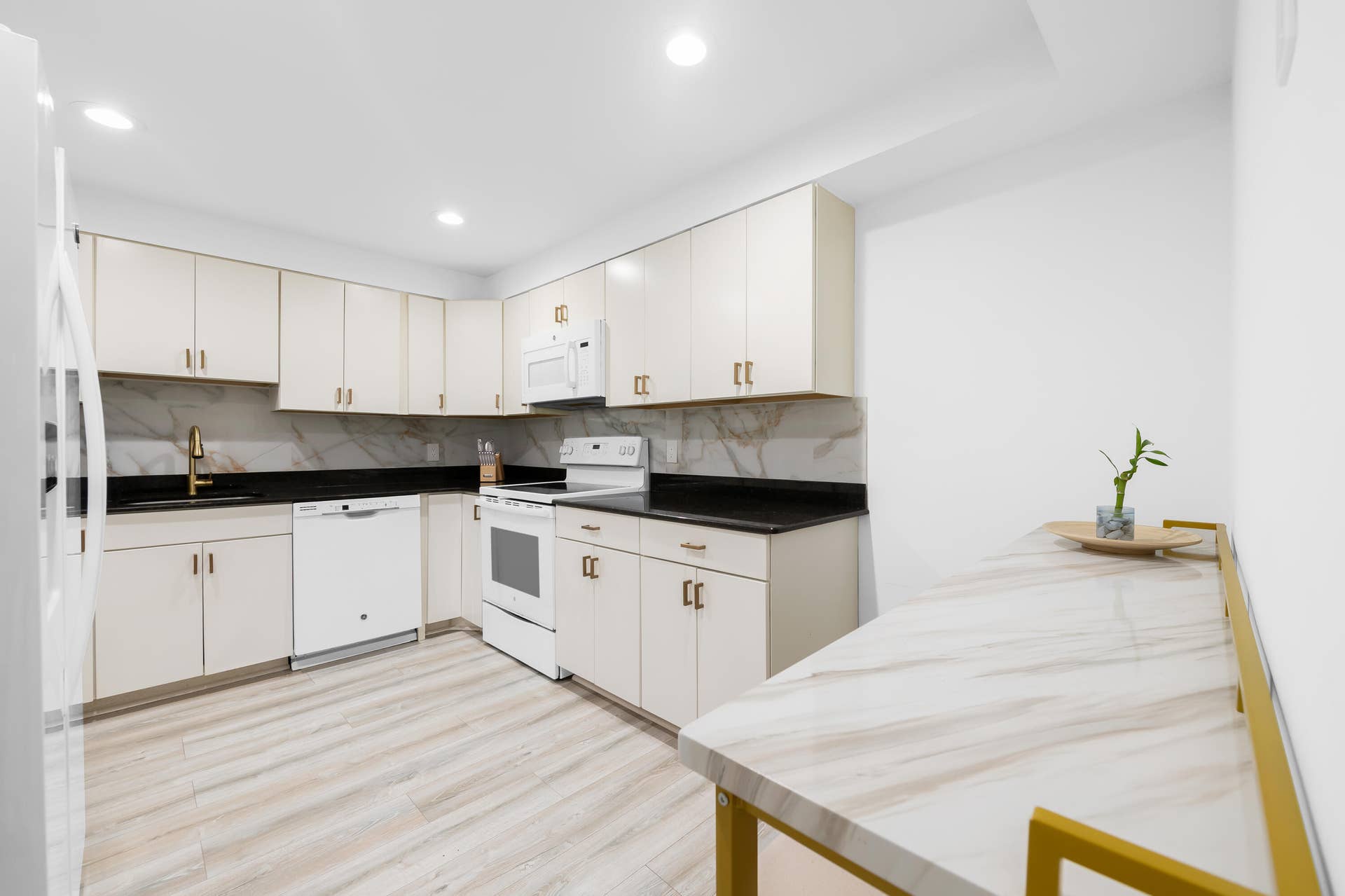 491 Racquet Club Road, #Unit 106, Weston, FL 33326 DSC_8644