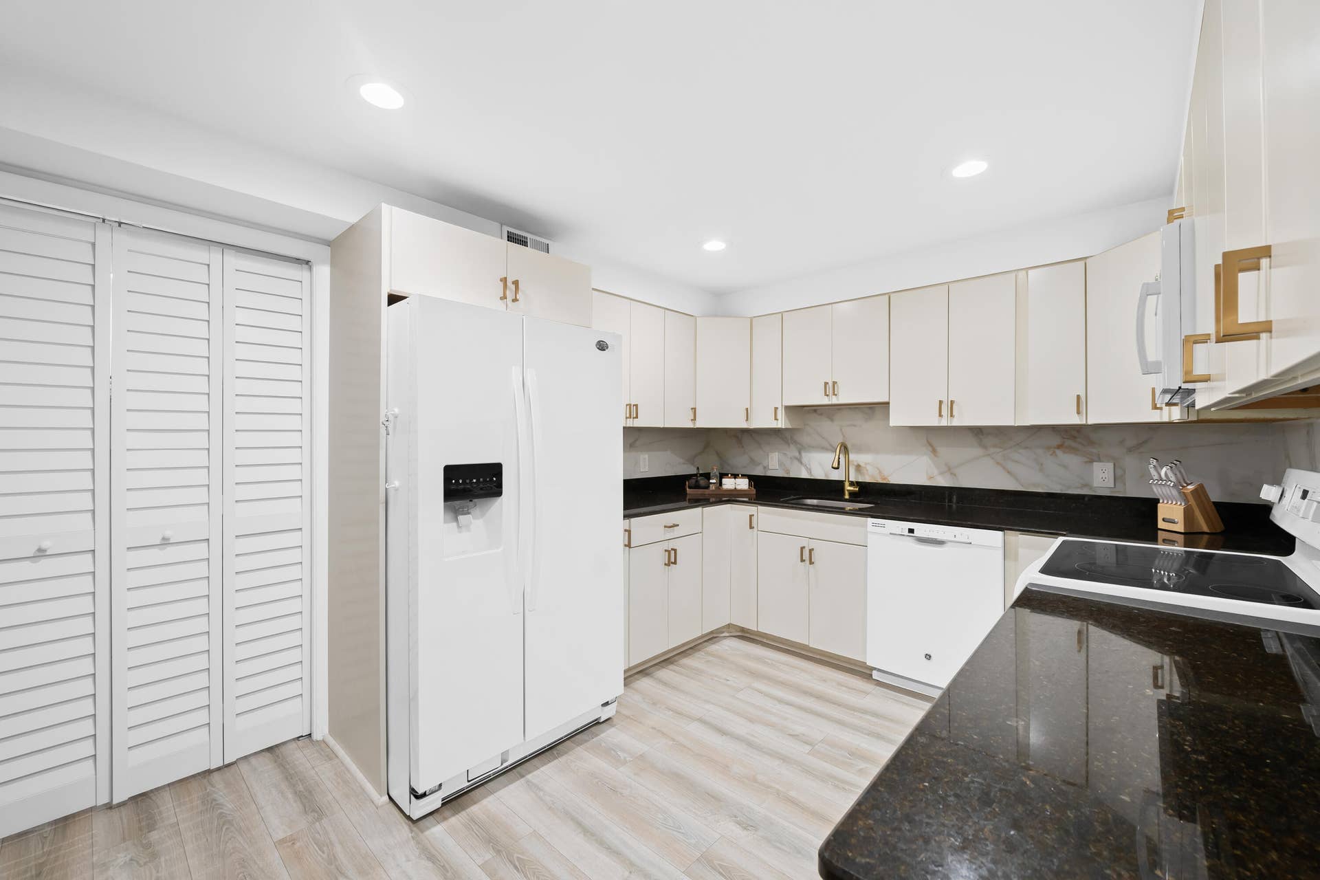 491 Racquet Club Road, #Unit 106, Weston, FL 33326 DSC_8638