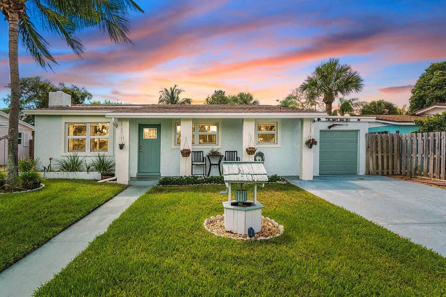 Property photo for 944 Hansen Street, West Palm Beach, FL