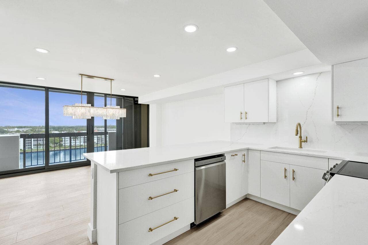 108 Lakeshore Drive, #1041, North Palm Beach, FL 33408 Open Kitchen