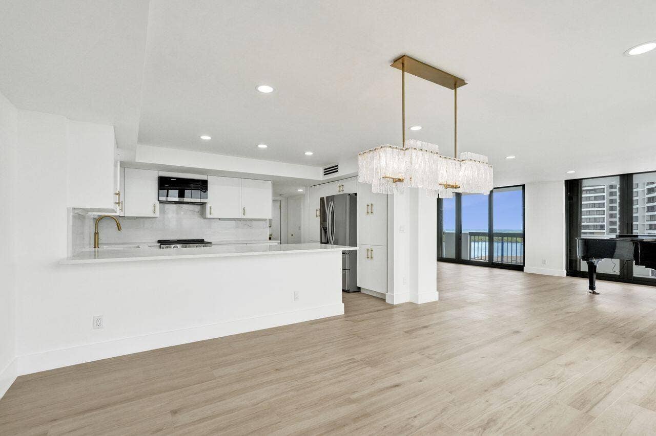 108 Lakeshore Drive, #1041, North Palm Beach, FL 33408 Kitchen/ DR