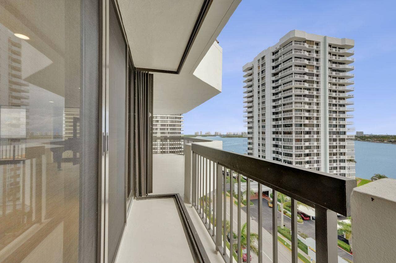 108 Lakeshore Drive, #1041, North Palm Beach, FL 33408 DSC06460