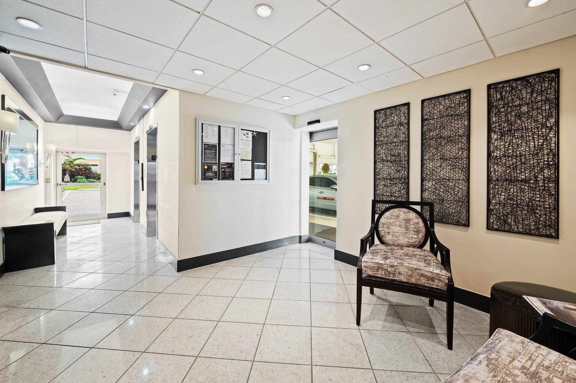 3-web-or-mls-1050-hillsboro-mile-203w