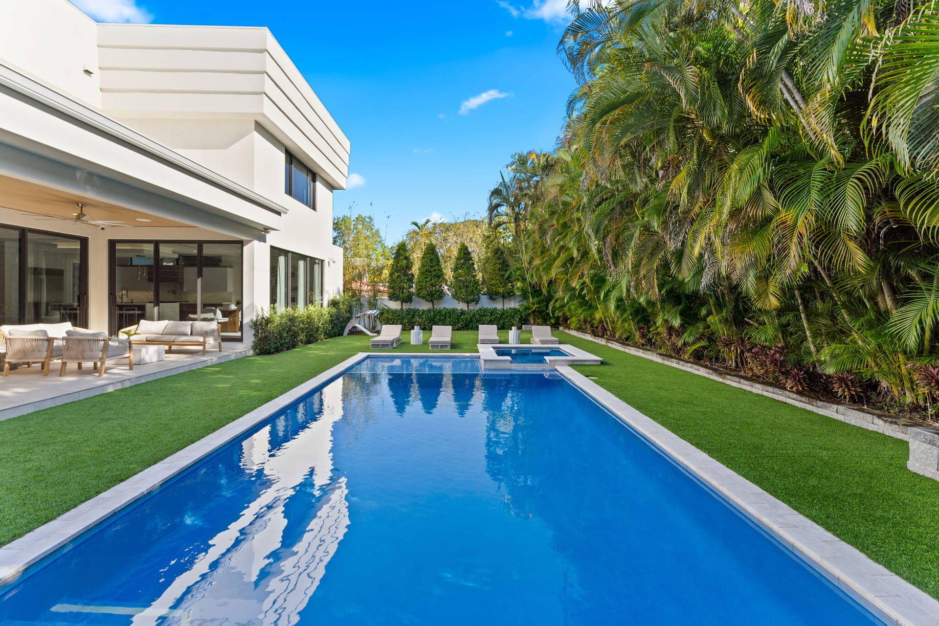 1032 SE 12th Way, Fort Lauderdale, FL 33316 pool