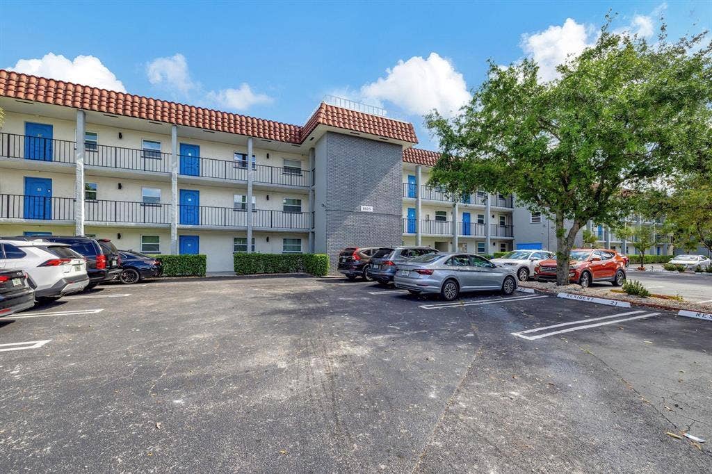 8605 W Sample Road, #311, Coral Springs, FL 33065 BUILDING EXT