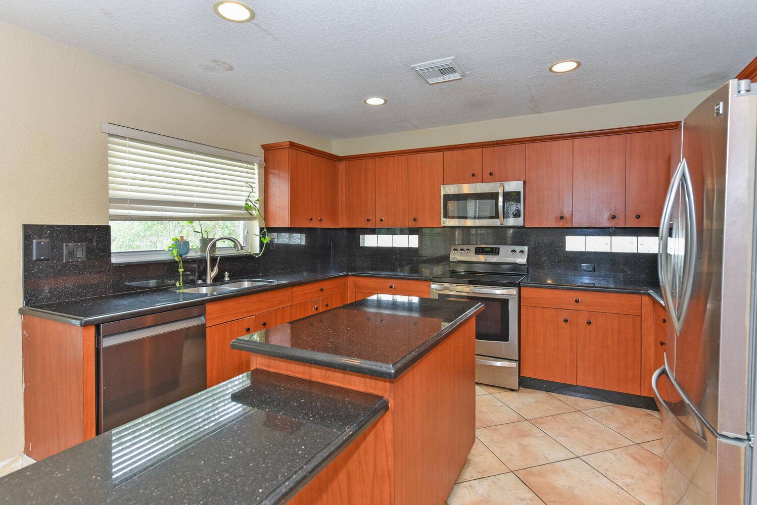 5049 NW 121st Drive, Coral Springs, FL 33076 5049 NW 121st Dr Coral Springs-large-012