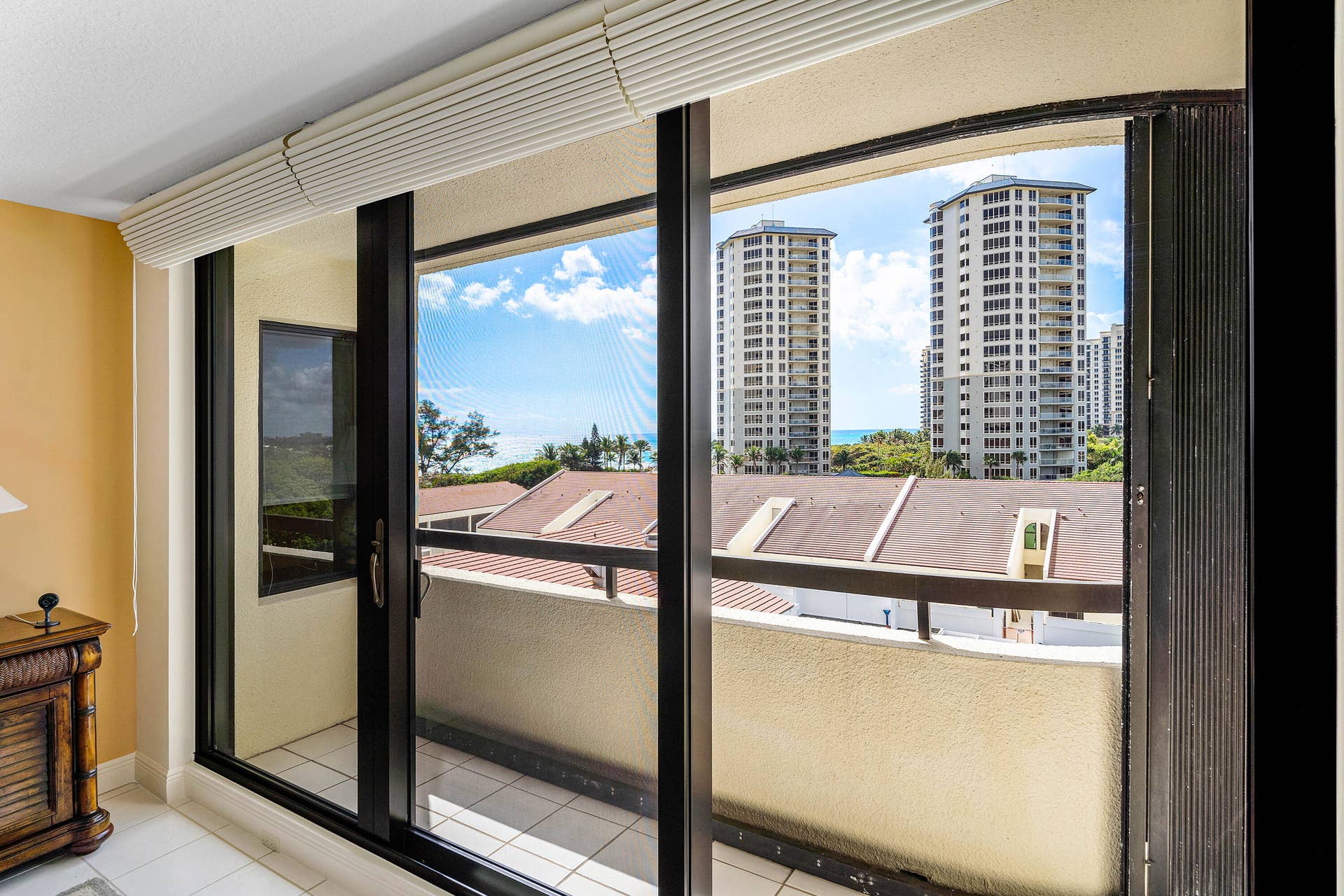 4100 N Ocean Drive, #504, Singer Island, FL 33404 025-4100NorthOceanDrive-504-RivieraBeach