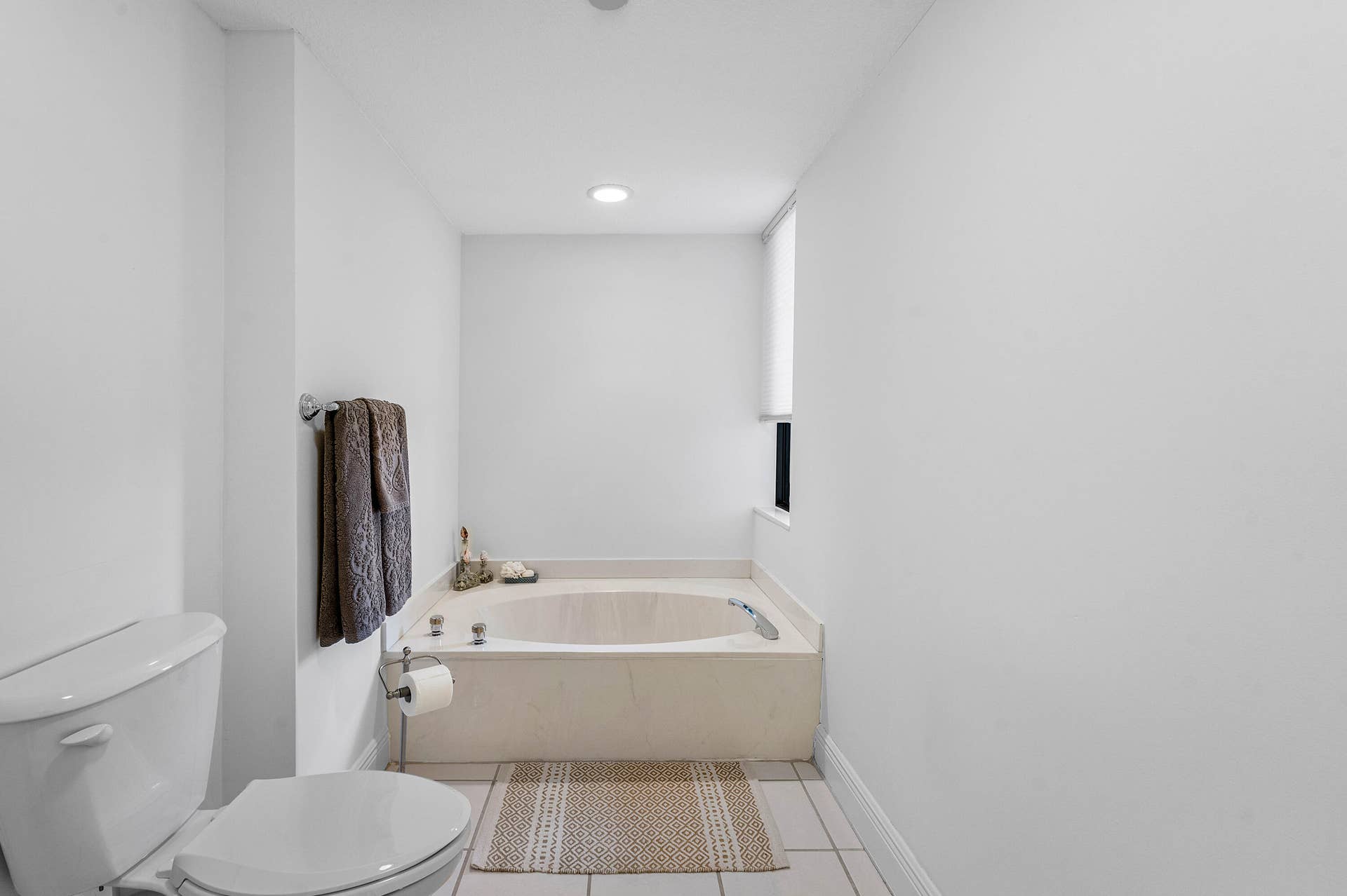 4100 N Ocean Drive, #504, Singer Island, FL 33404 034-4100NorthOceanDrive-504-RivieraBeach