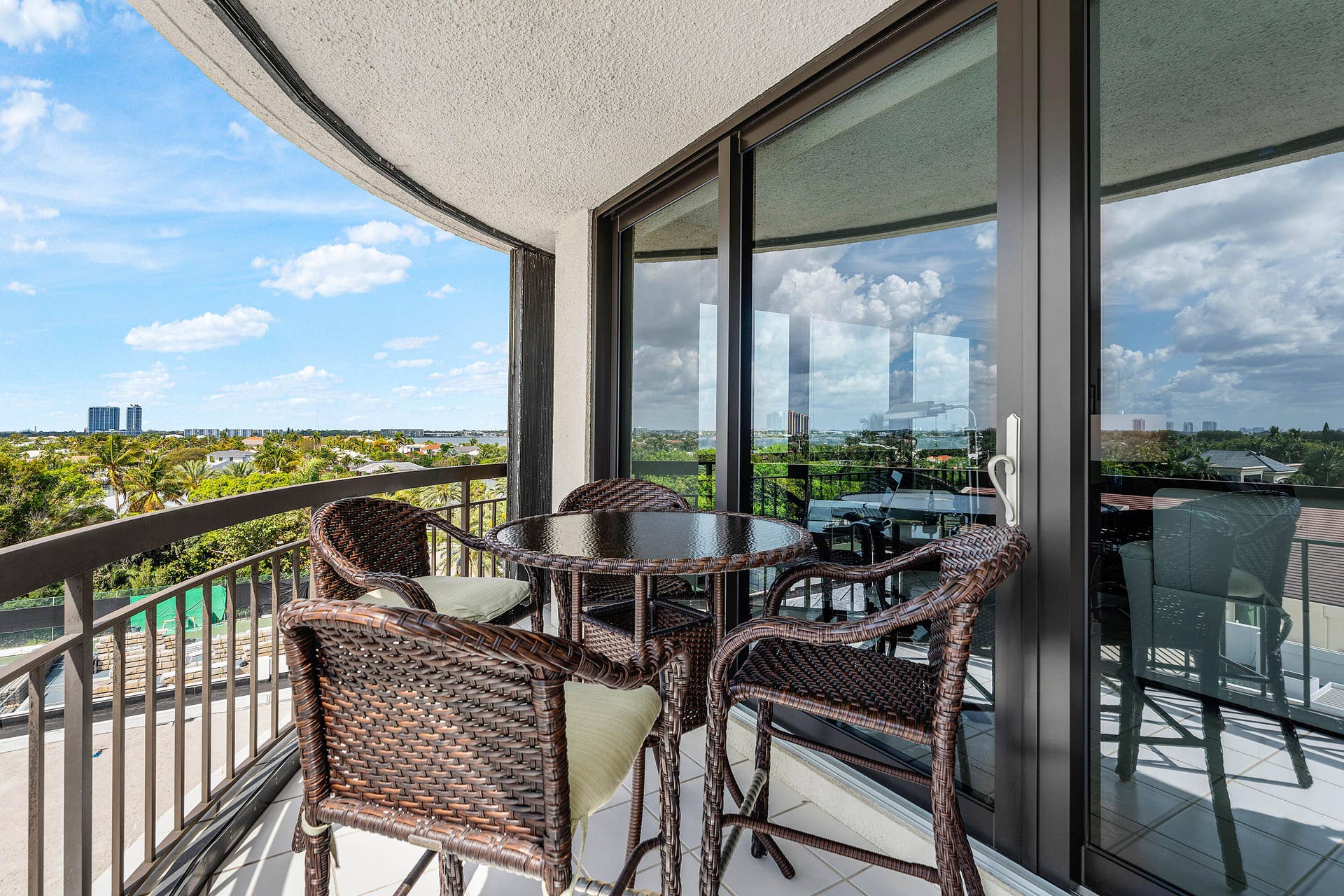 4100 N Ocean Drive, #504, Singer Island, FL 33404 039-4100NorthOceanDrive-504-RivieraBeach
