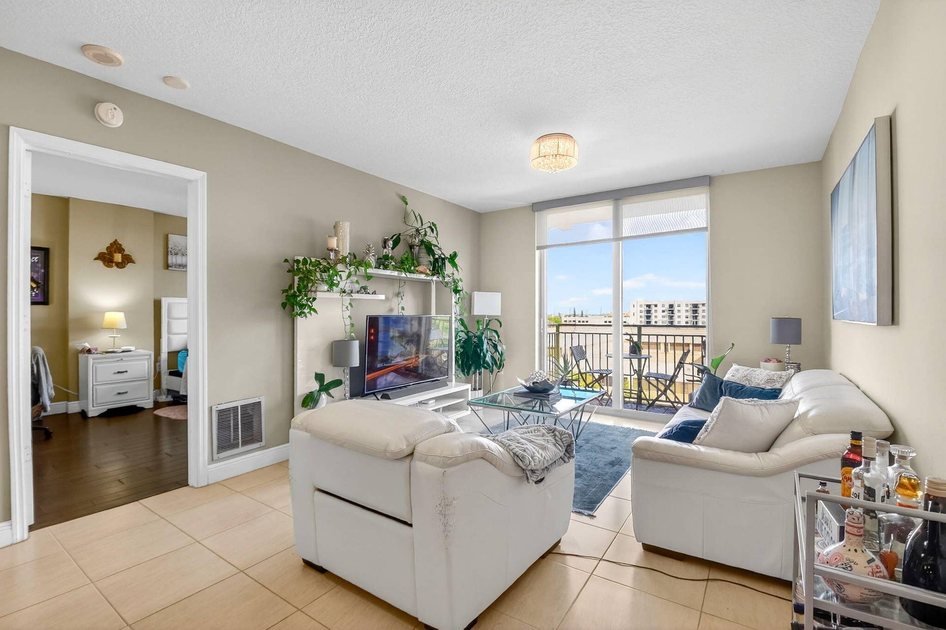 610 Clematis Street, #608, West Palm Beach, FL 33401 11-web-or-mls-DSC_3511