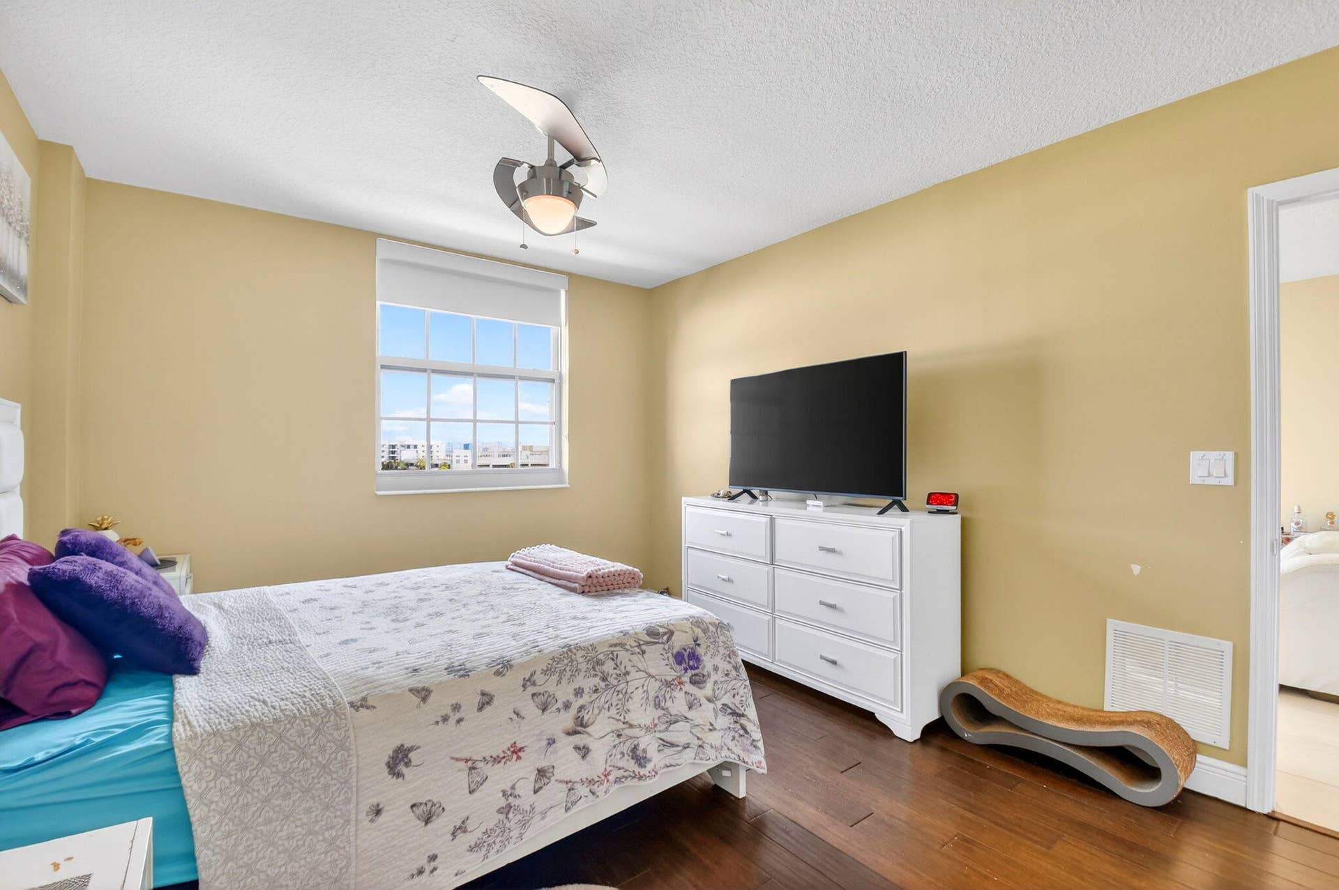 610 Clematis Street, #608, West Palm Beach, FL 33401 22-web-or-mls-DSC_3566