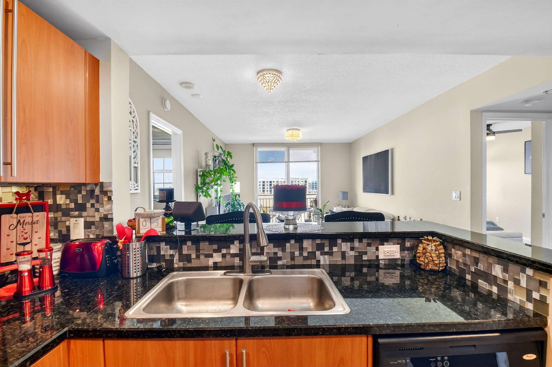 610 Clematis Street, #608, West Palm Beach, FL 33401 9-web-or-mls-DSC_3501