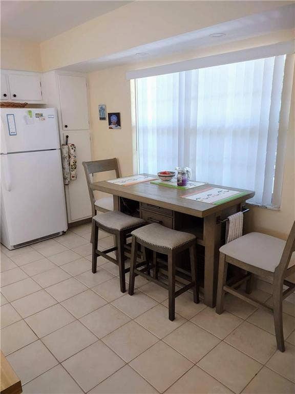 804 Cypress Boulevard, #208, Pompano Beach, Pompano Beach, FL 33069 Kitchen Table