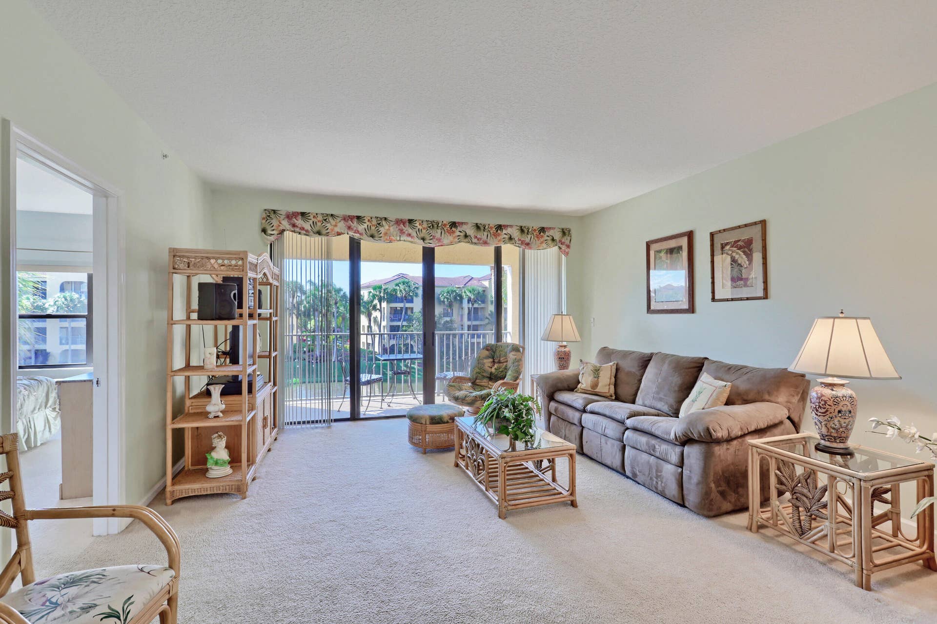 800 Uno Lago Drive, #305, Juno Beach, Juno Beach, FL 33408 Living Space