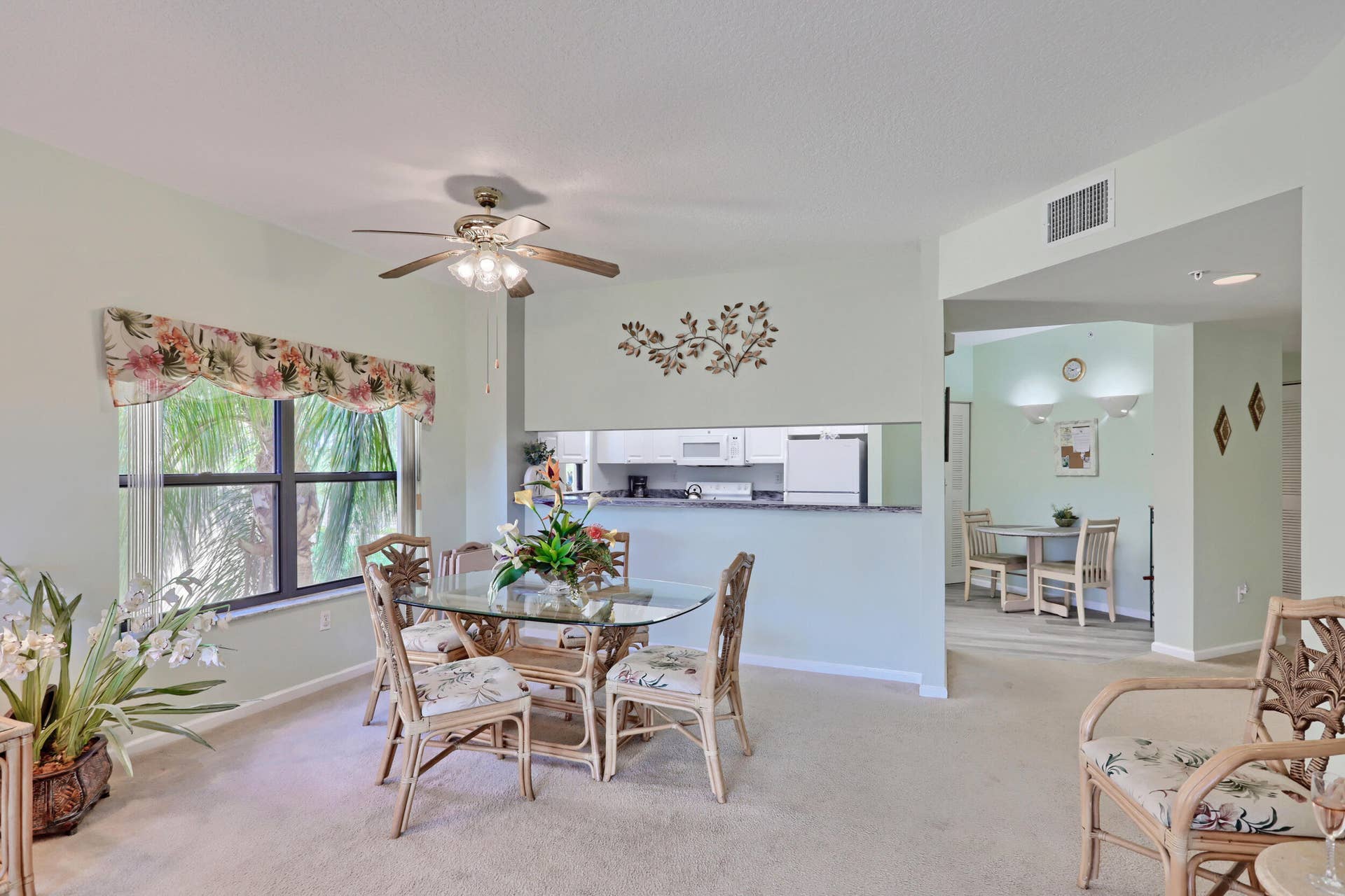 800 Uno Lago Drive, #305, Juno Beach, Juno Beach, FL 33408 Dining Area
