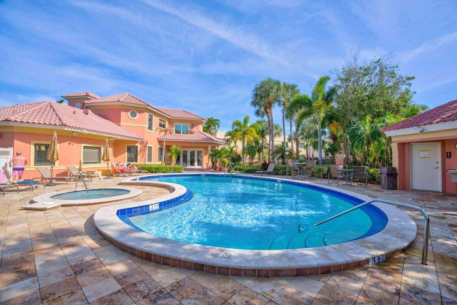 800 Uno Lago Drive, #305, Juno Beach, Juno Beach, FL 33408 Clubhouse Pool