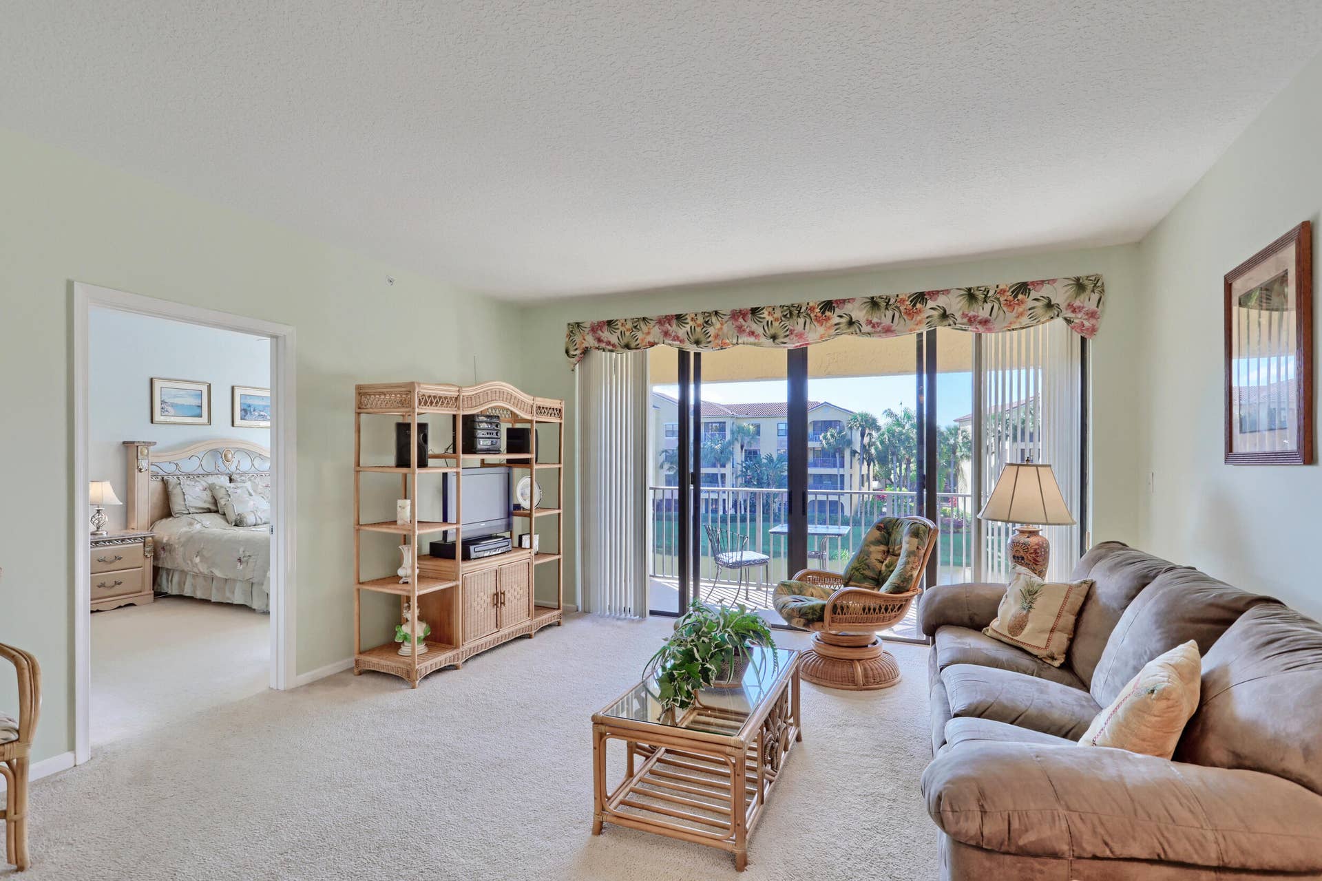 800 Uno Lago Drive, #305, Juno Beach, Juno Beach, FL 33408 Living Space