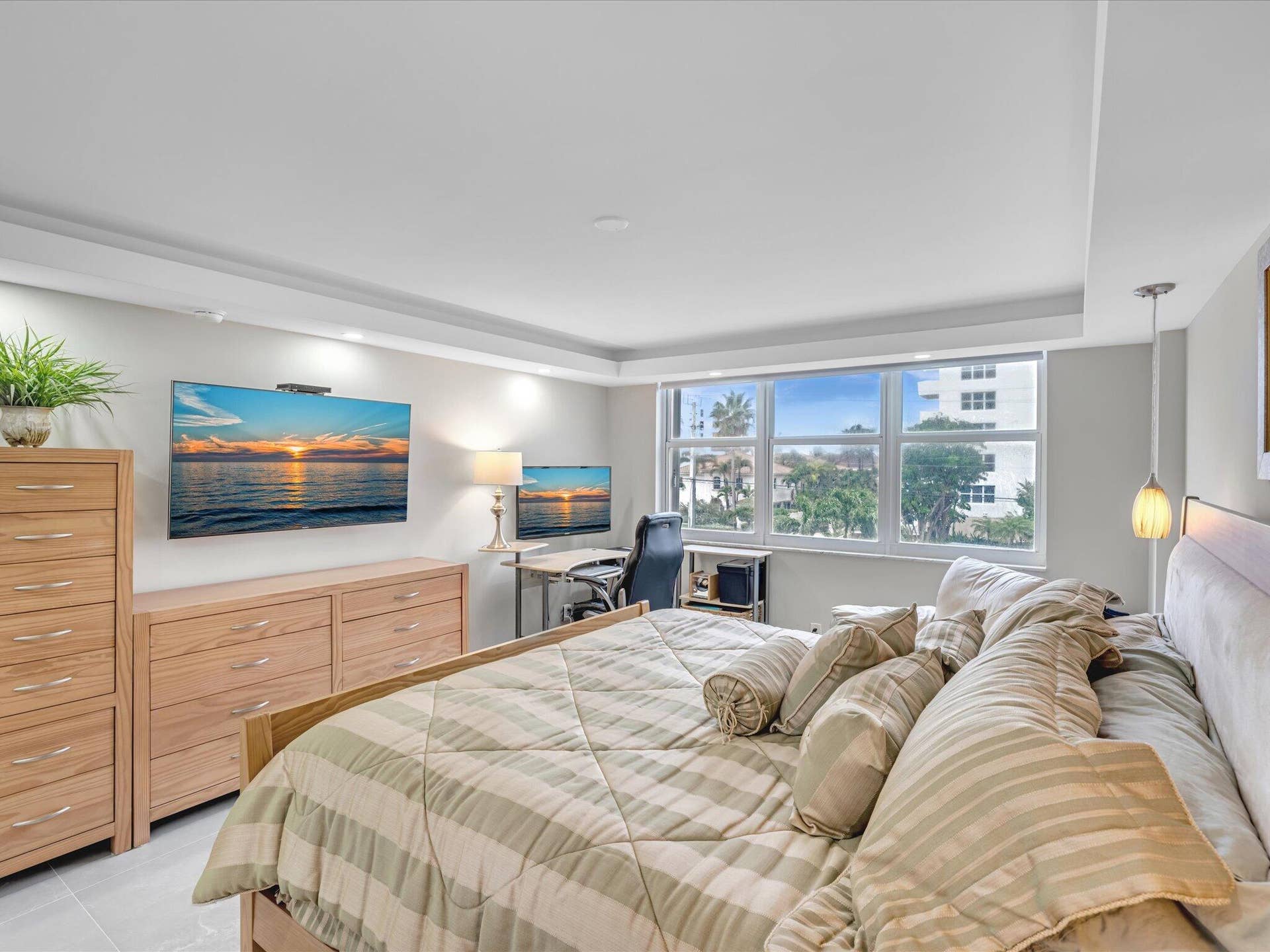 1150 Hillsboro Mile, #302, Hillsboro Beach, FL 33062 44-FPP00821