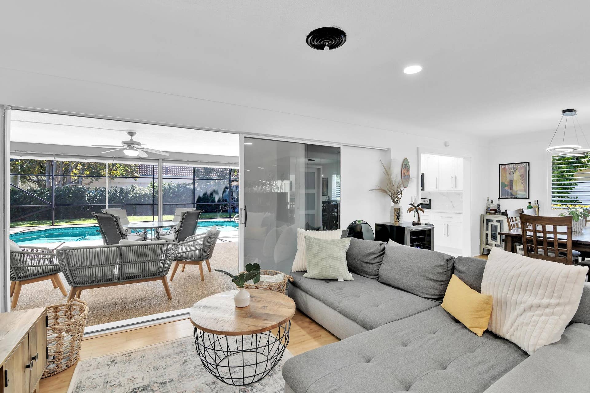 798 E Boca Raton Road, Boca Raton, FL 33432 Living room