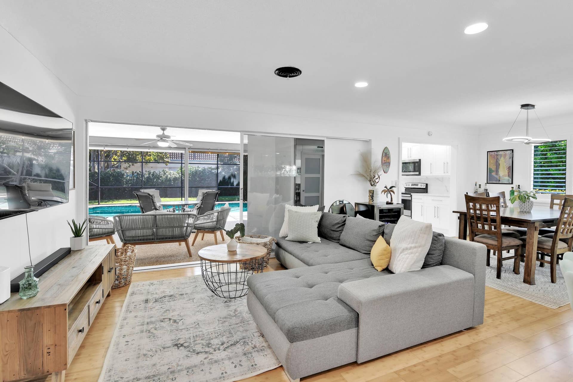 798 E Boca Raton Road, Boca Raton, FL 33432 Living room