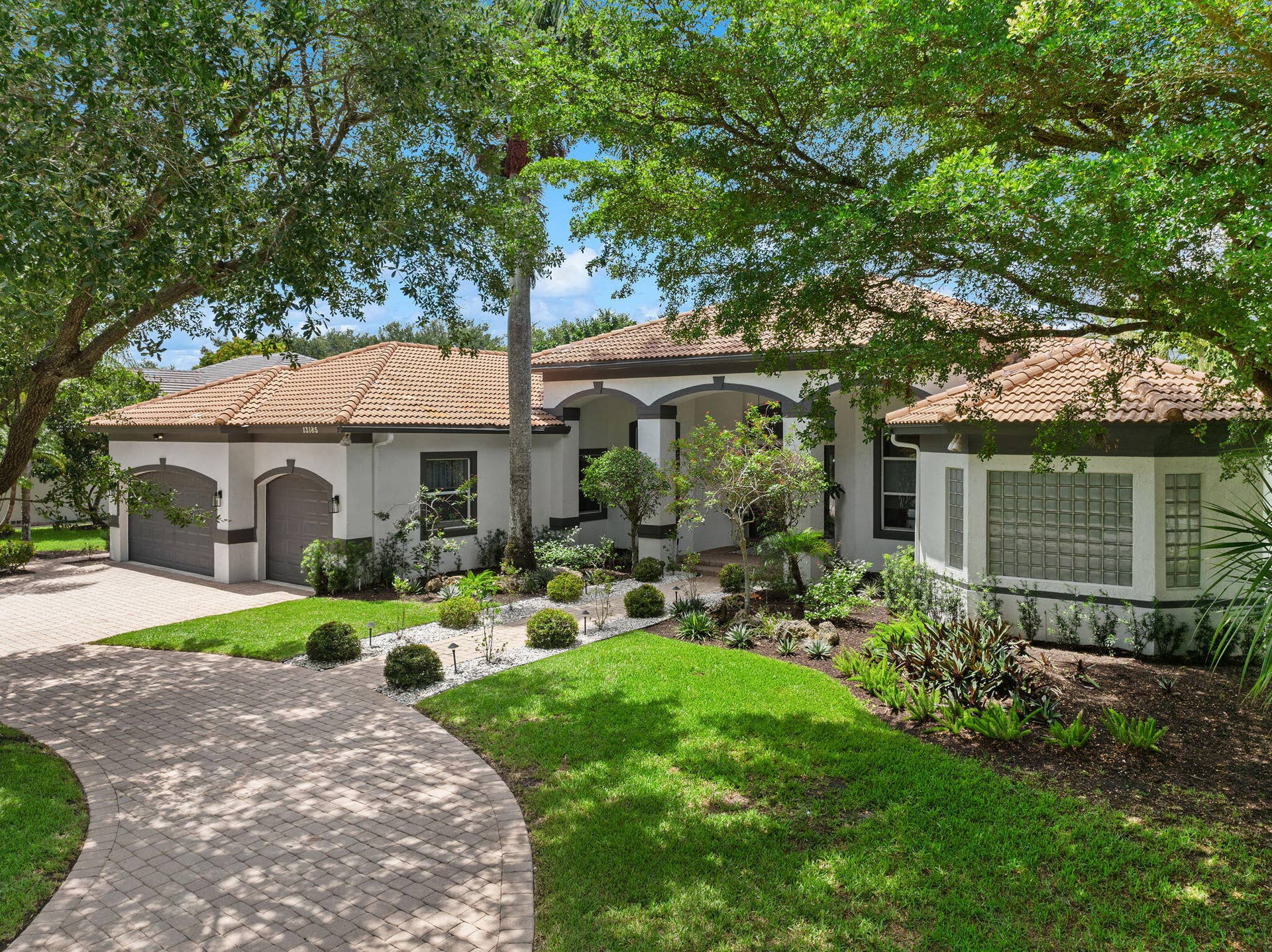 1-web-or-mls-13185-sw-44th-st
