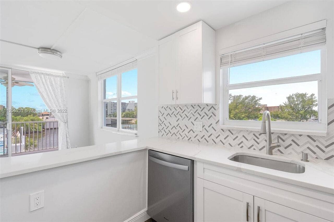 1505 N Riverside Drive, #404, Pompano Beach, FL 33062 A11255231_23_1