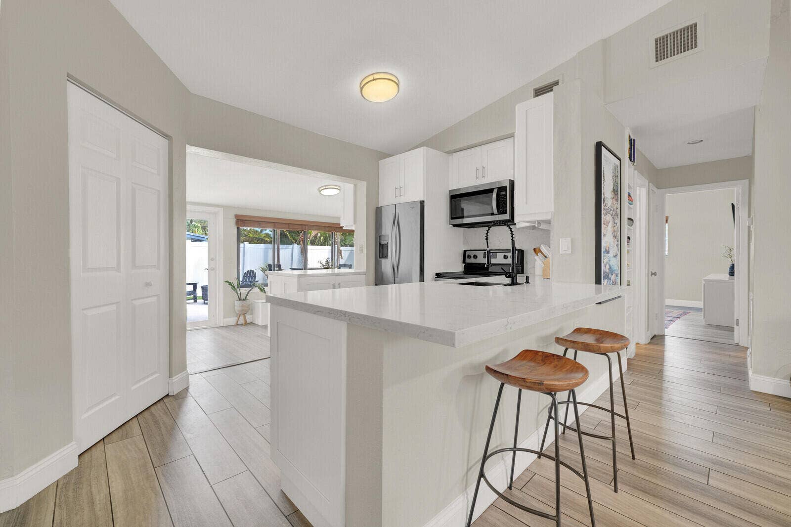 2824 NW 6th Avenue, Wilton Manors, FL 33311 36_Image_11_mls