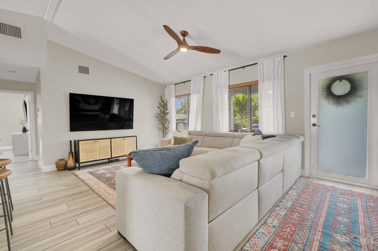 2824 NW 6th Avenue, Wilton Manors, FL 33311 35_Image_10_mls