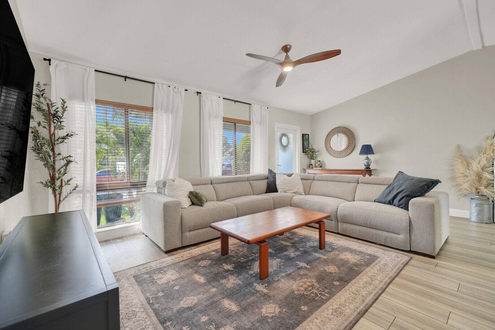 2824 NW 6th Avenue, Wilton Manors, FL 33311 34_Image_9_mls
