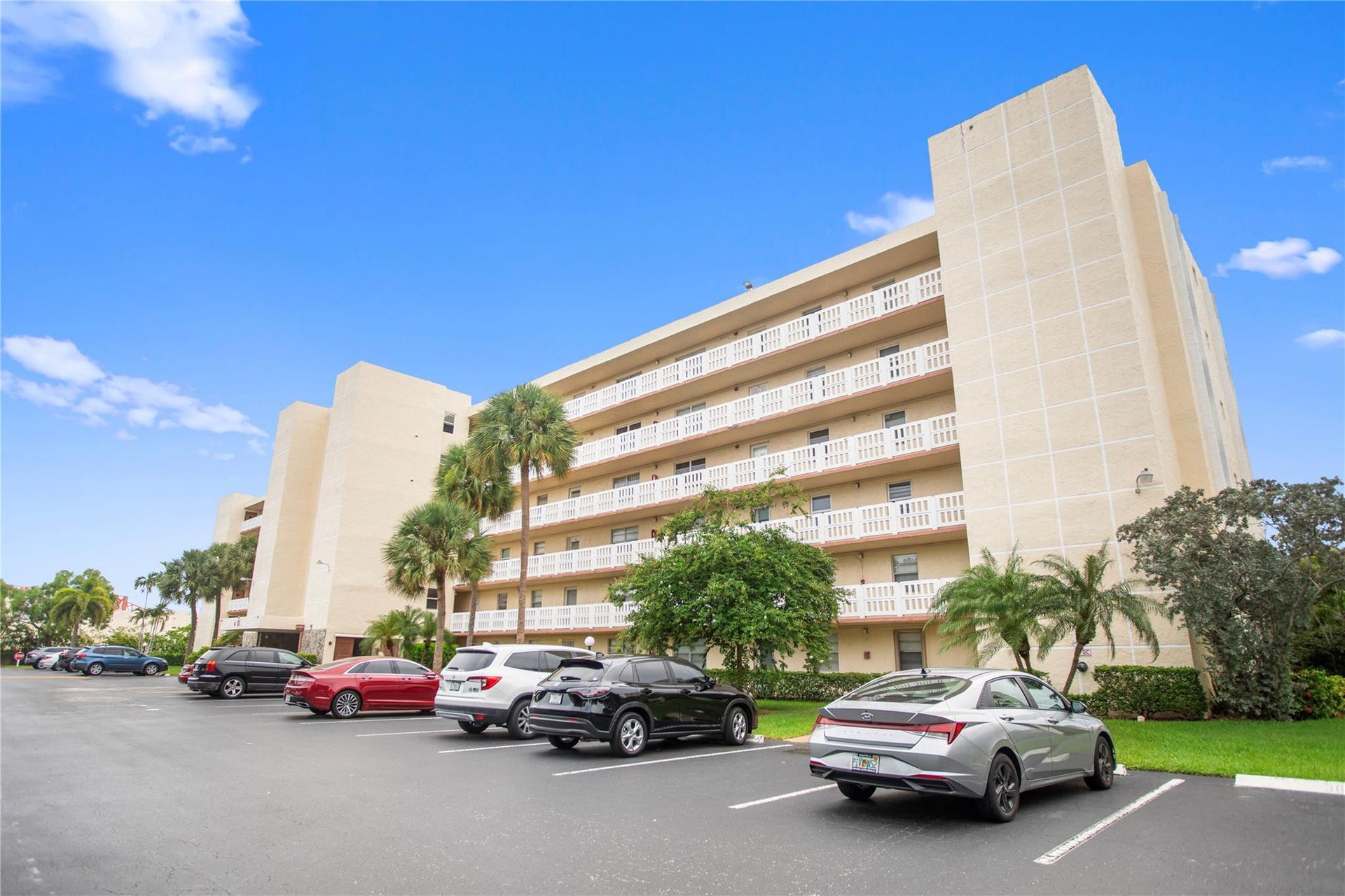 101 SE 3rd Avenue, #605, Dania Beach, FL 33004 Photo 1