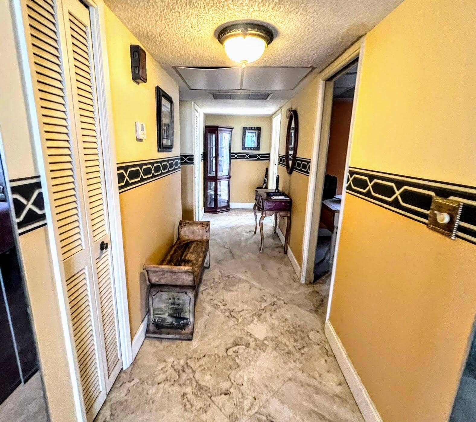 3080 N Course Drive, #601, Pompano Beach, FL 33069 Entrance Hallway