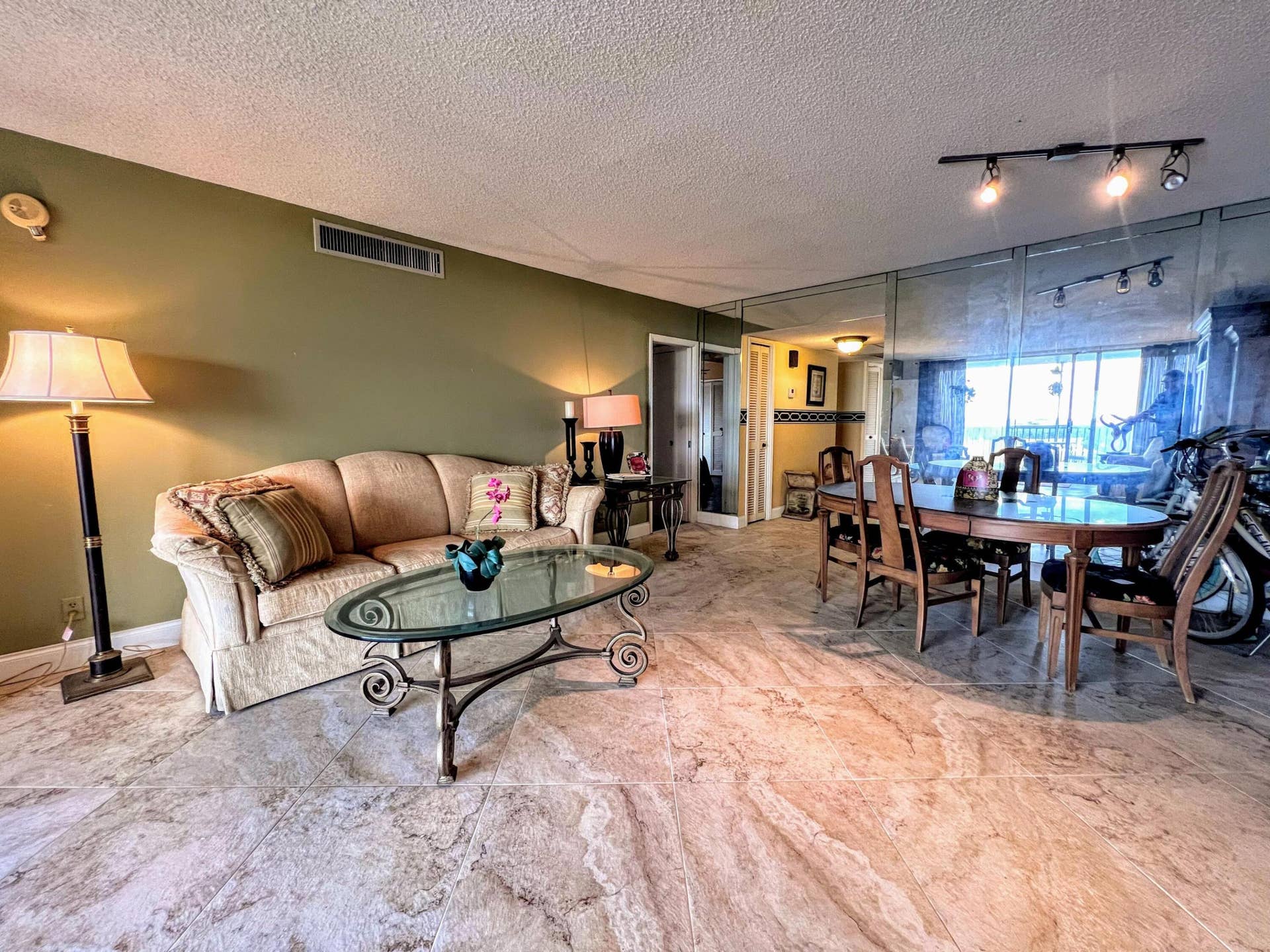 3080 N Course Drive, #601, Pompano Beach, FL 33069 Living Room