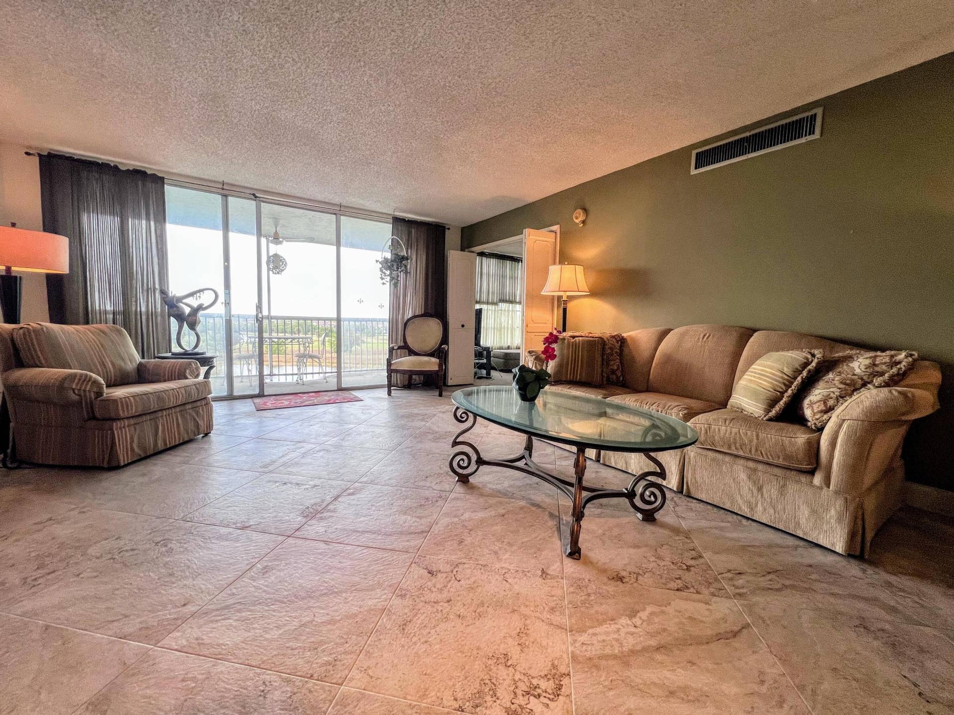 3080 N Course Drive, #601, Pompano Beach, FL 33069 Living Room