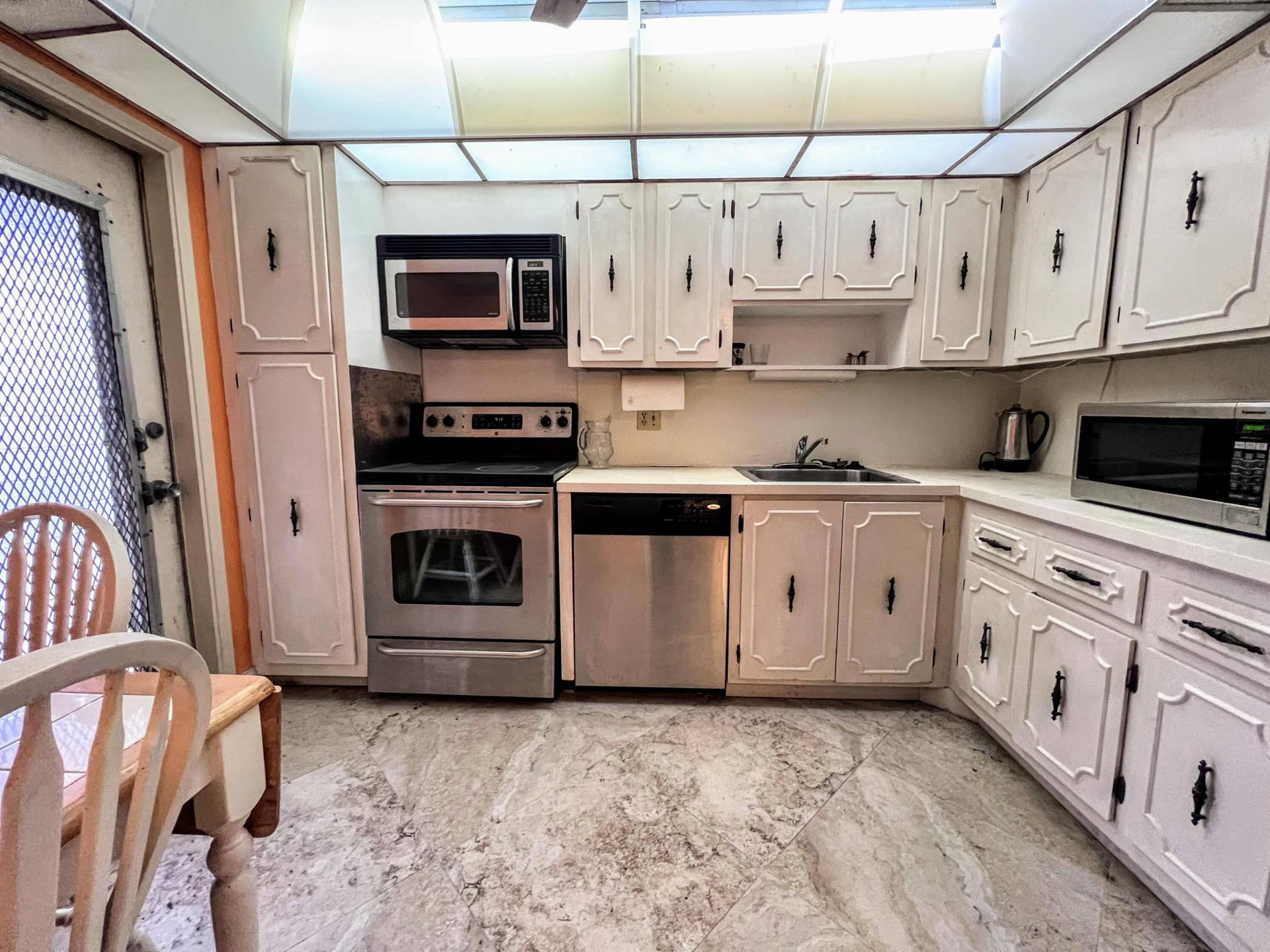 3080 N Course Drive, #601, Pompano Beach, FL 33069 Kitchen