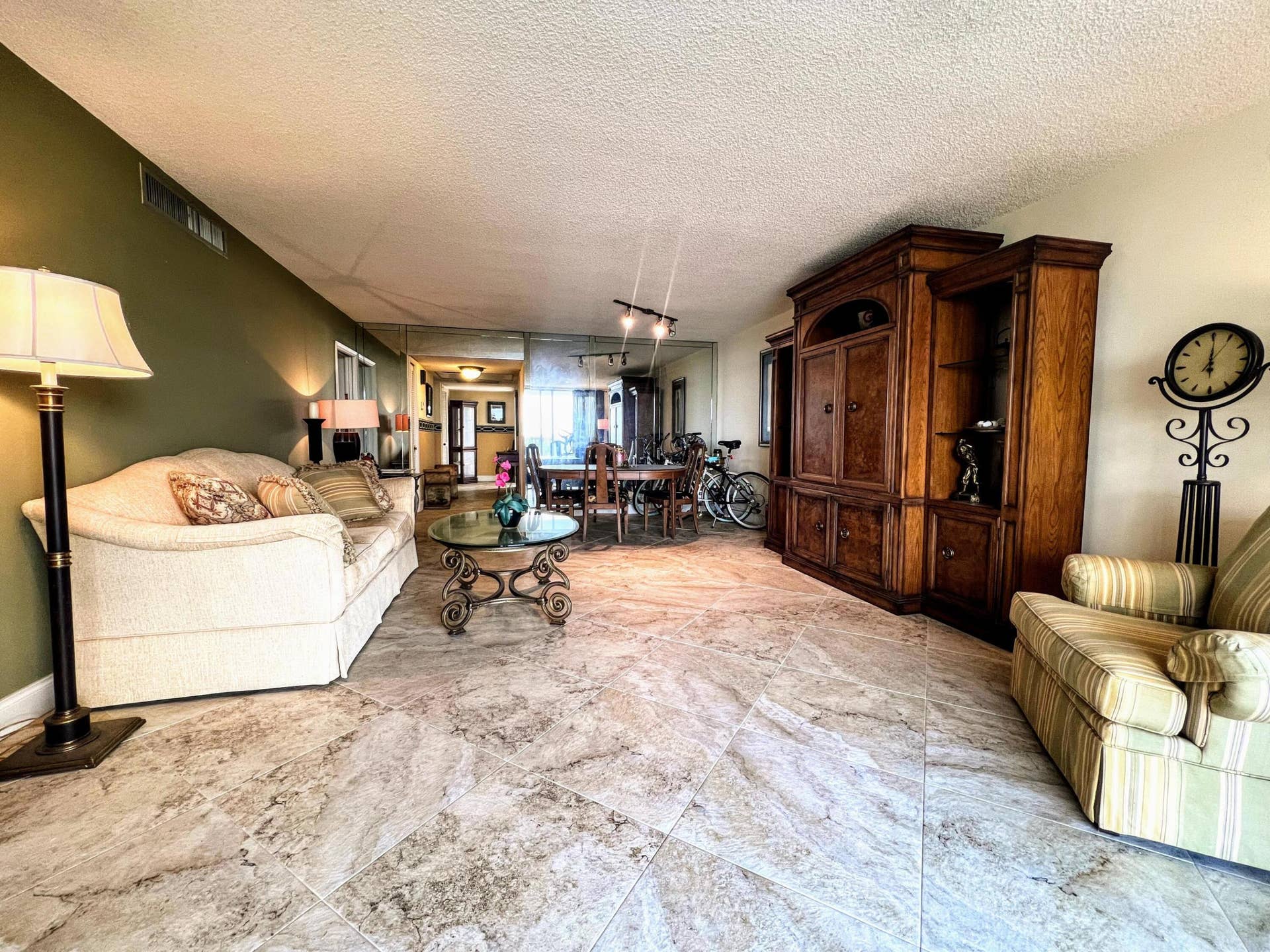 3080 N Course Drive, #601, Pompano Beach, FL 33069 Living Room