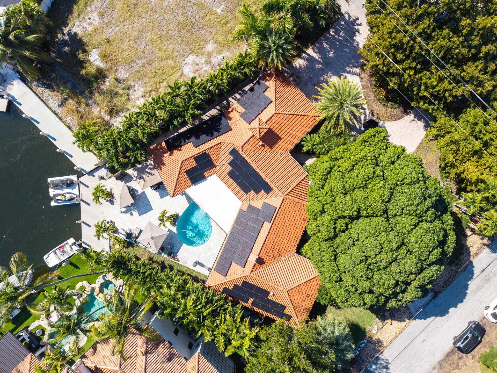 2460 Bayview Drive, Fort Lauderdale, FL 33305 2460 Bayview Dr Fort-print-049-038-Exter
