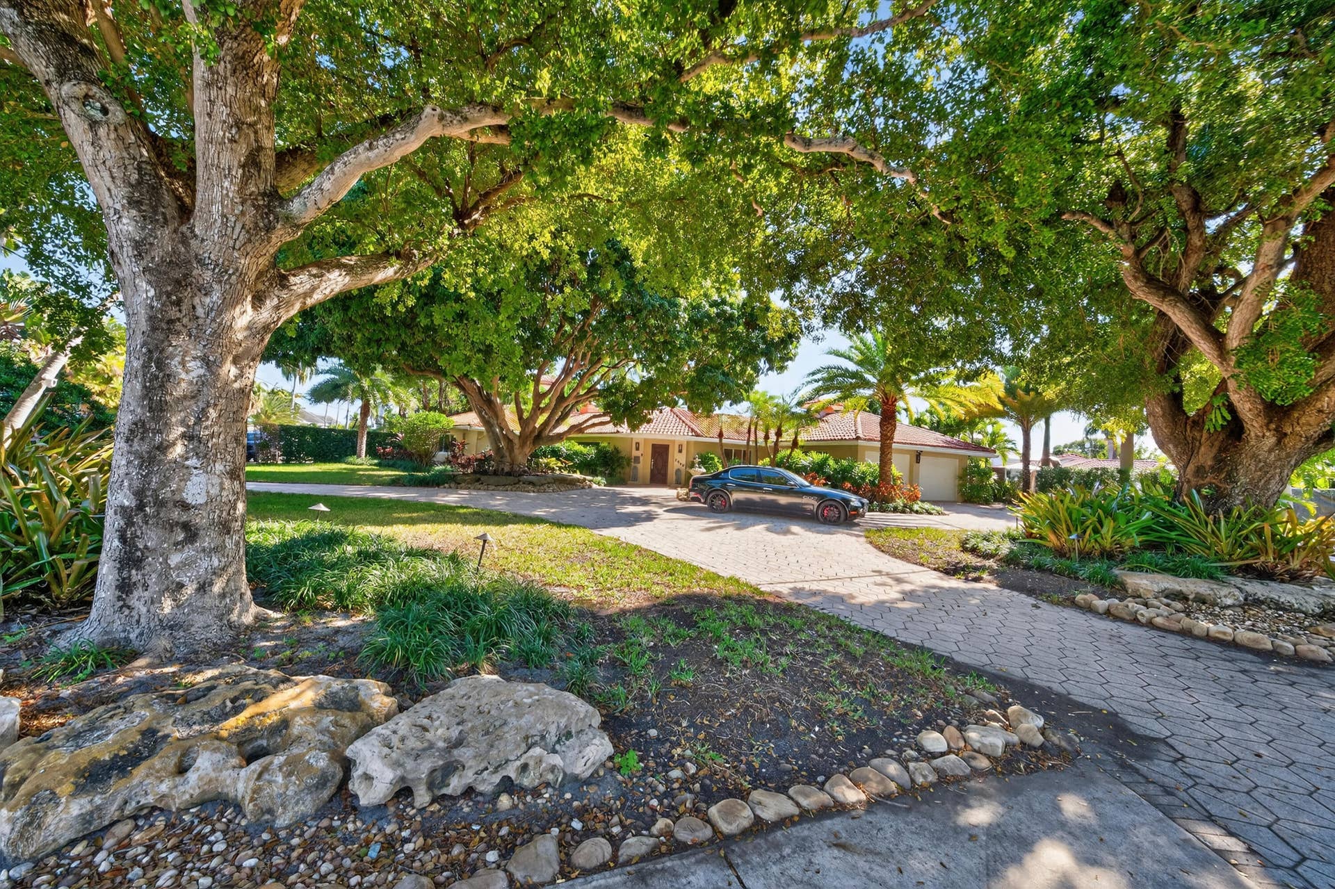 2460 Bayview Drive, Fort Lauderdale, FL 33305 2460 Bayview Dr Fort-print-046-053-Front
