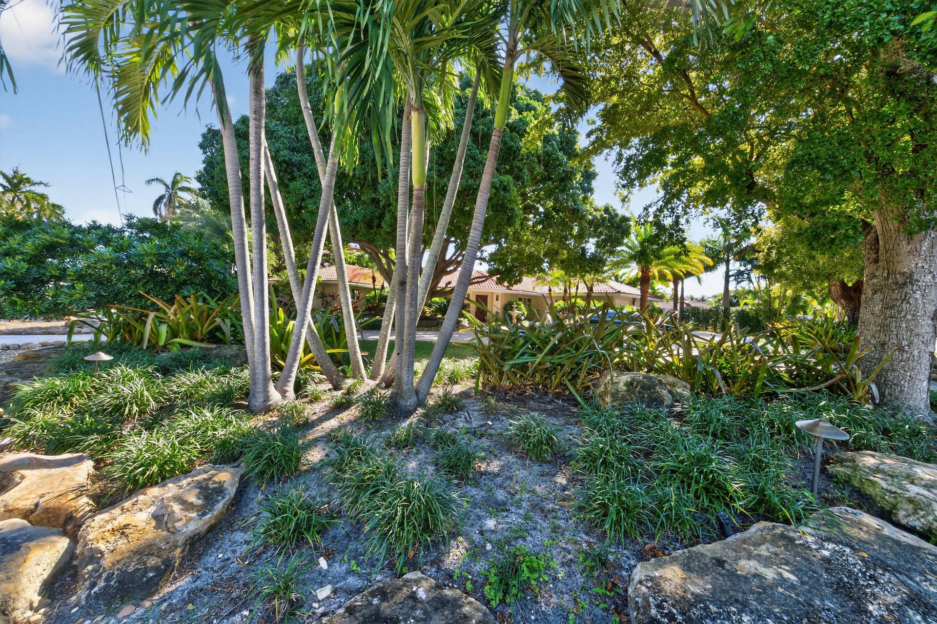 2460 Bayview Drive, Fort Lauderdale, FL 33305 2460 Bayview Dr Fort-print-048-052-Front