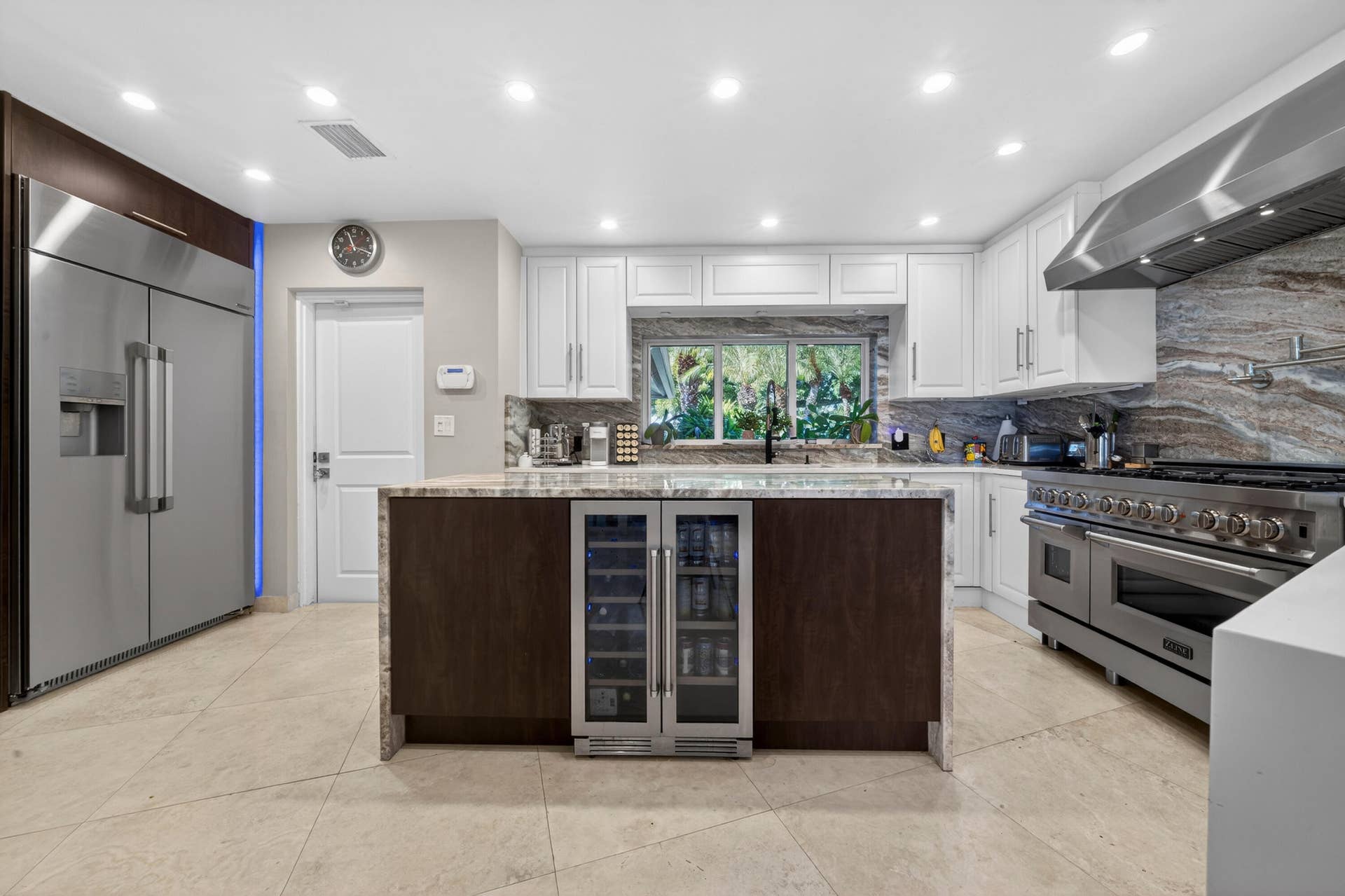 2460 Bayview Drive, Fort Lauderdale, FL 33305 2460 Bayview Dr Fort-print-016-019-Kitch