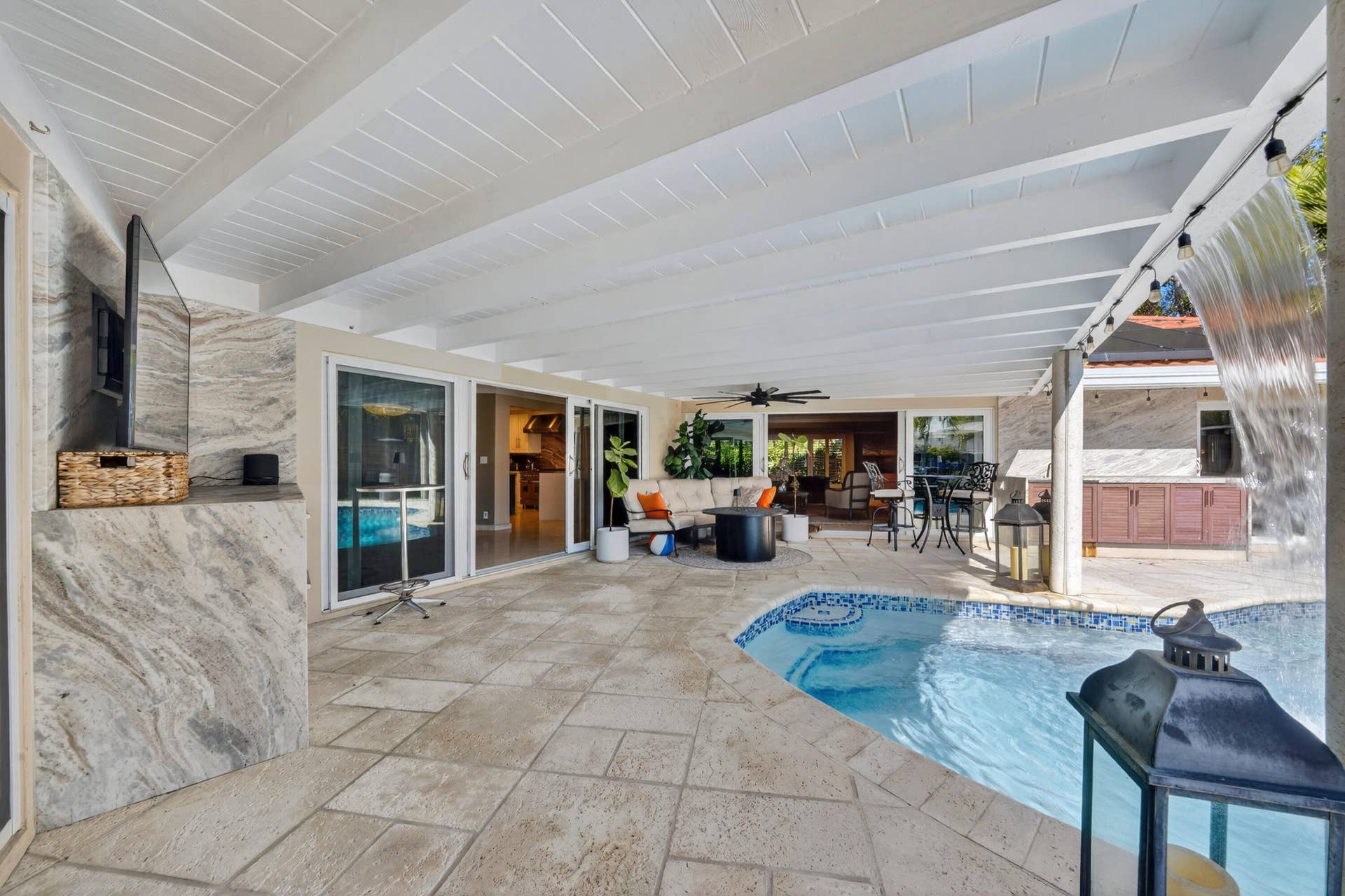 2460 Bayview Drive, Fort Lauderdale, FL 33305 2460 Bayview Dr Fort-print-035-003-Patio