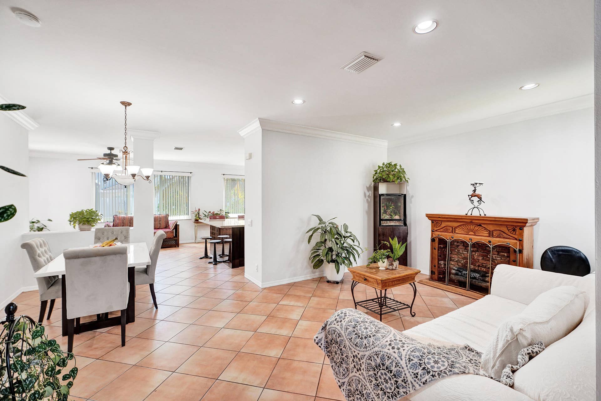 873 Stanton Drive, Weston, FL 33326 LIVING ROOM