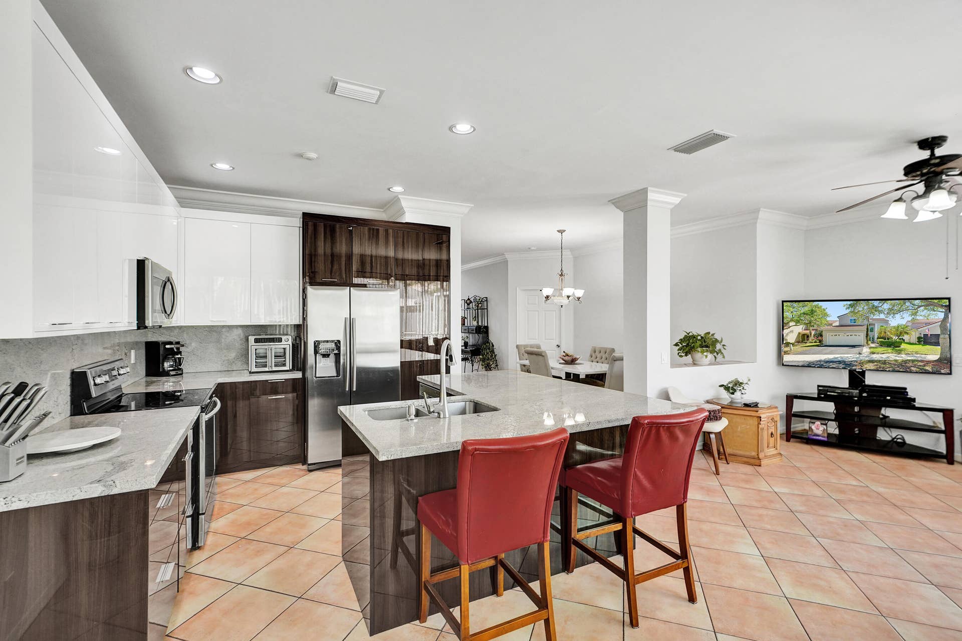 873 Stanton Drive, Weston, FL 33326 REMODELED ITALIAN STYLE KITCHEN